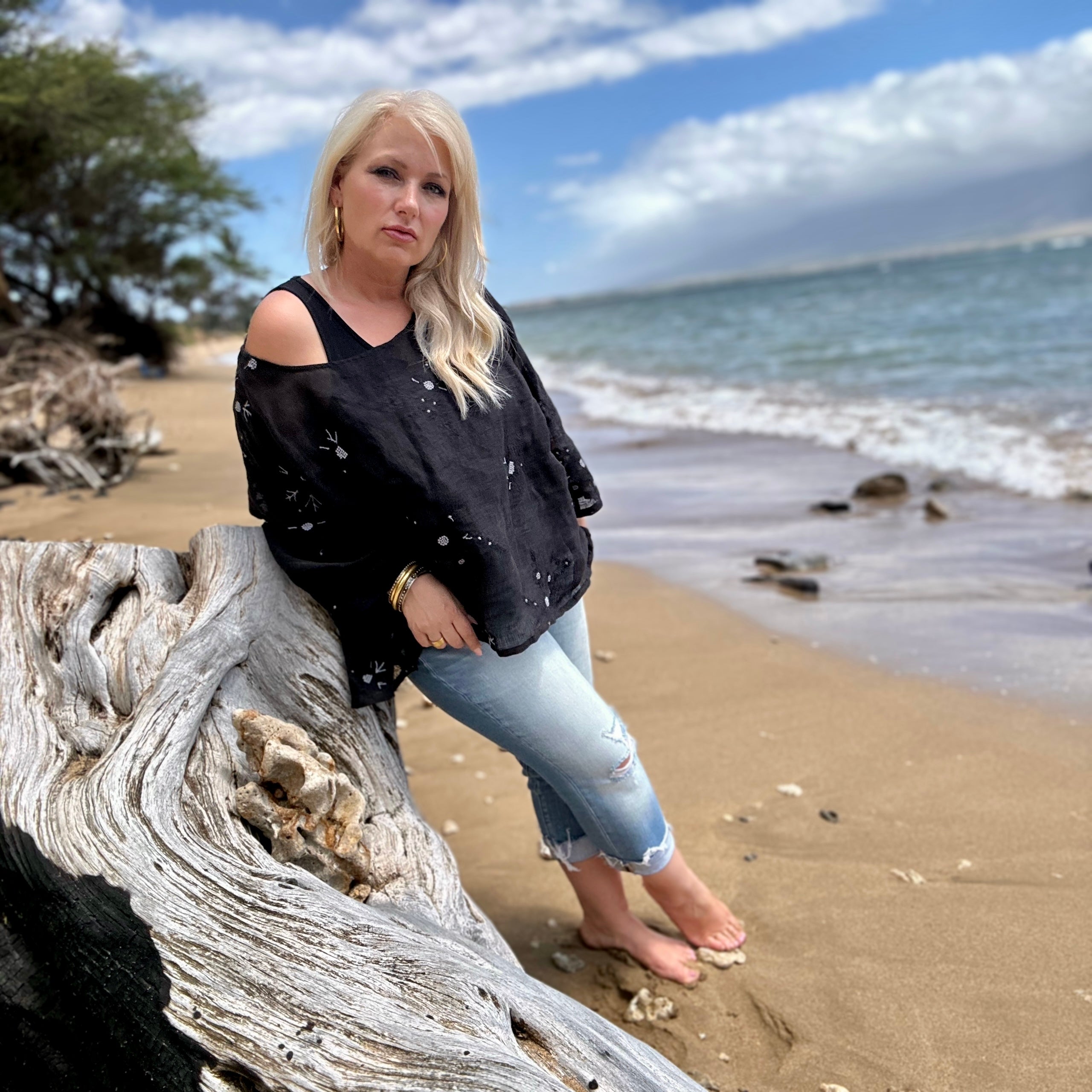 Destiny Linen Poncho (Black)