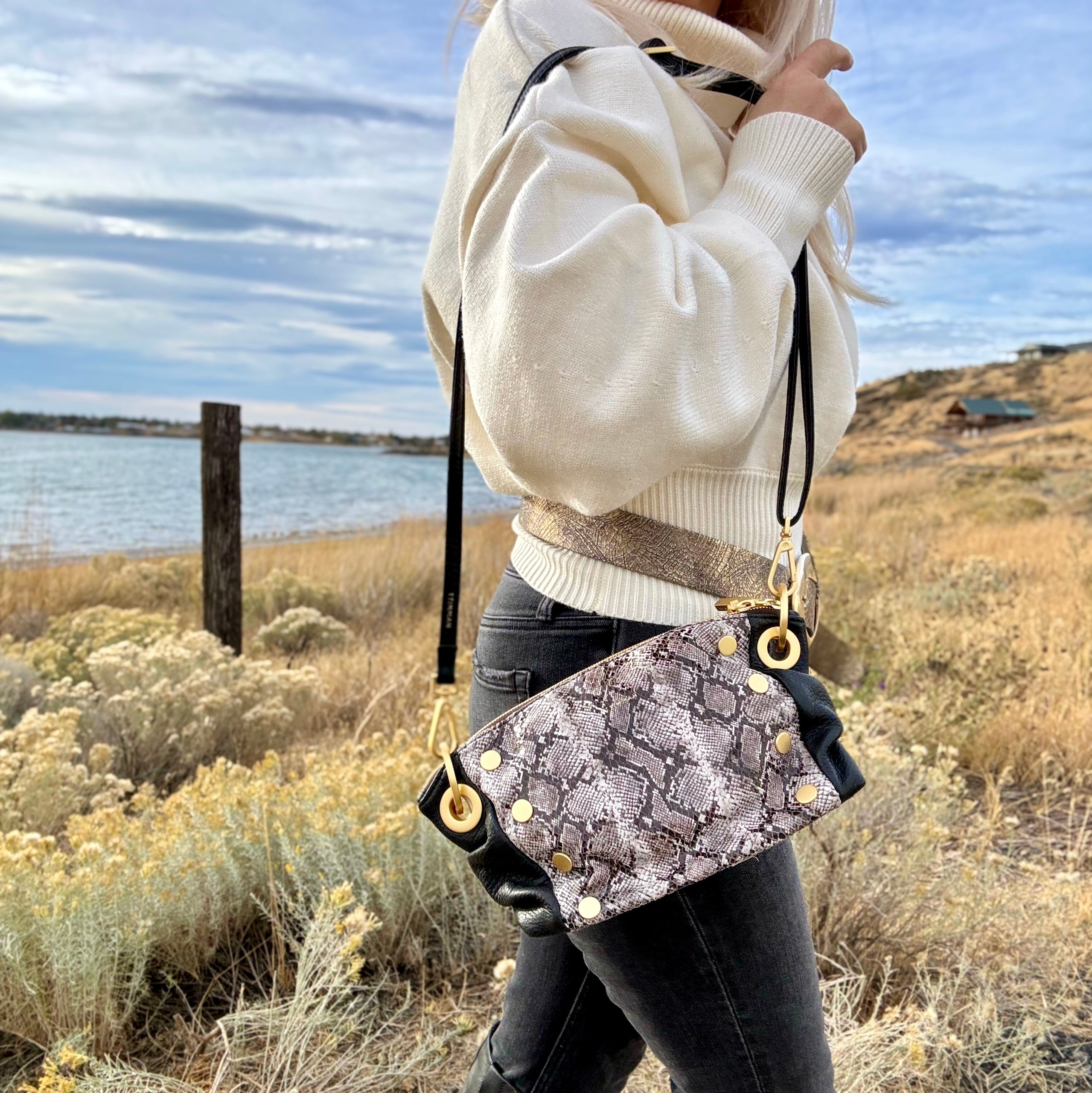 Hammitt DANIEL CROSSBODY CLUTCH SML Contrast Snake/Brushed Gold