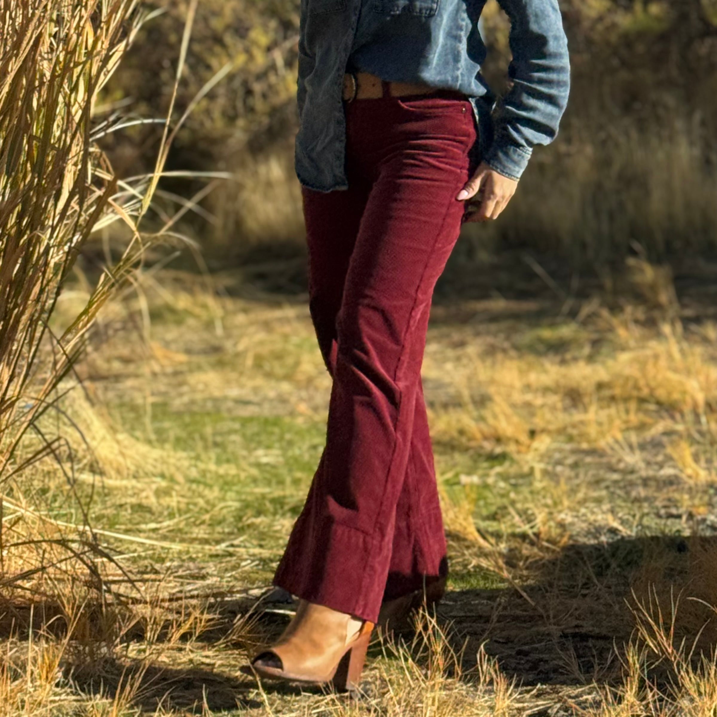 HERITAGE WIDE-LEG CROPPED CORDUROY PANTS Burgundy