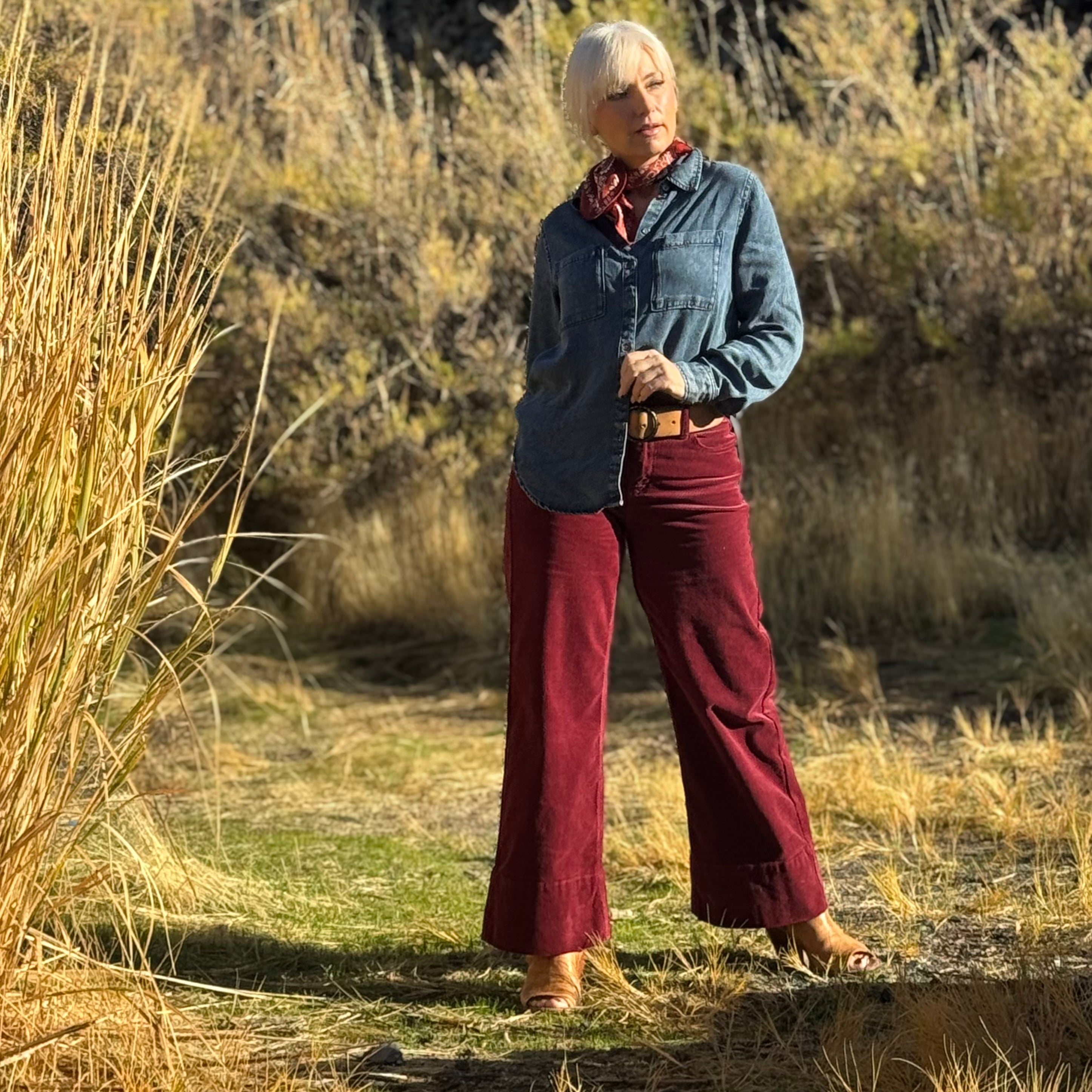 HERITAGE WIDE-LEG CROPPED CORDUROY PANTS Burgundy