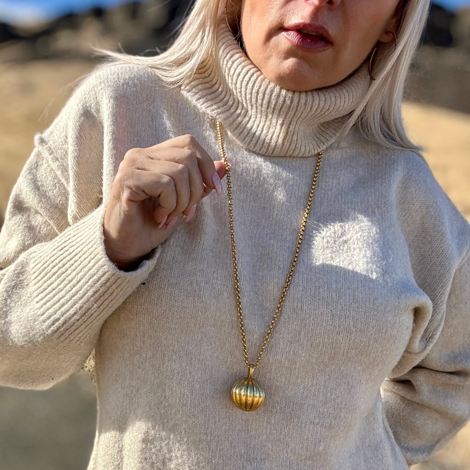 Julie Vos Cirque Pendant Necklace