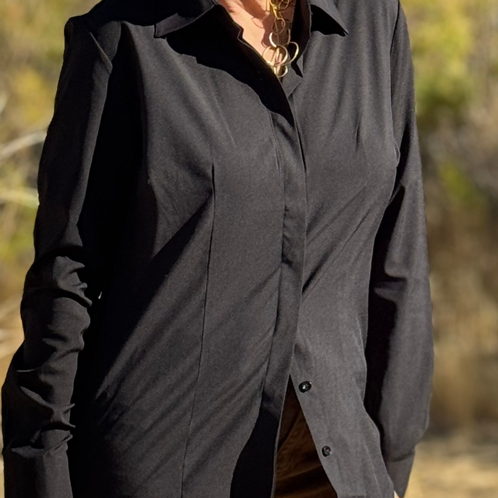 THE CITY STRETCH BUTTON UP Black