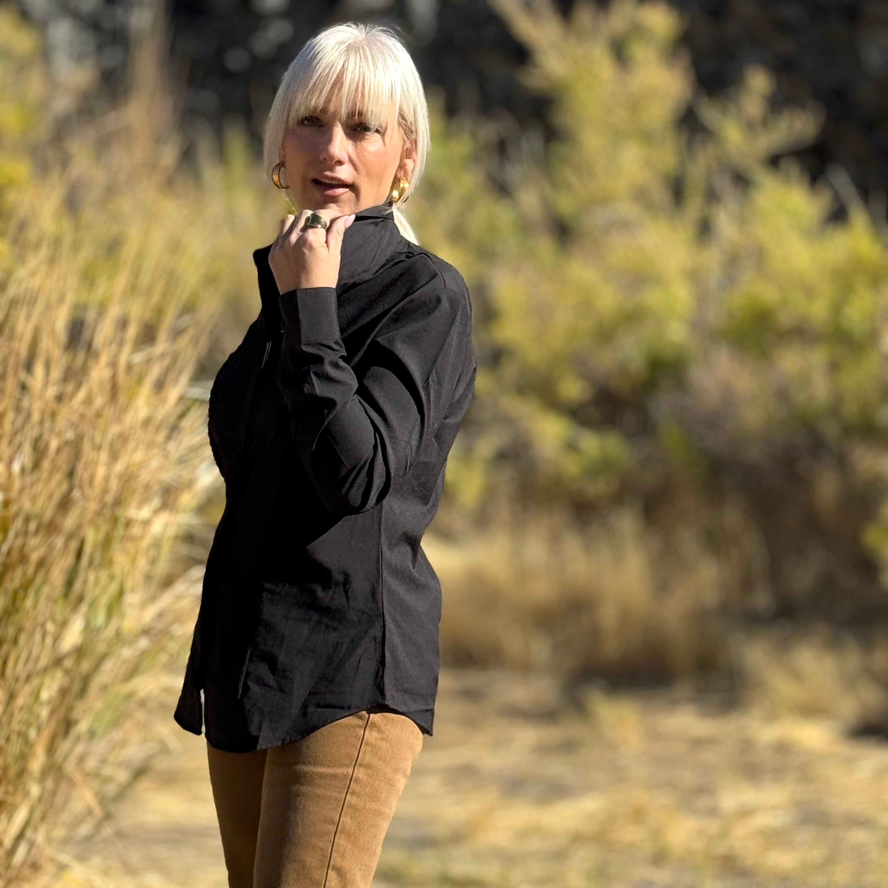 THE CITY STRETCH BUTTON UP Black