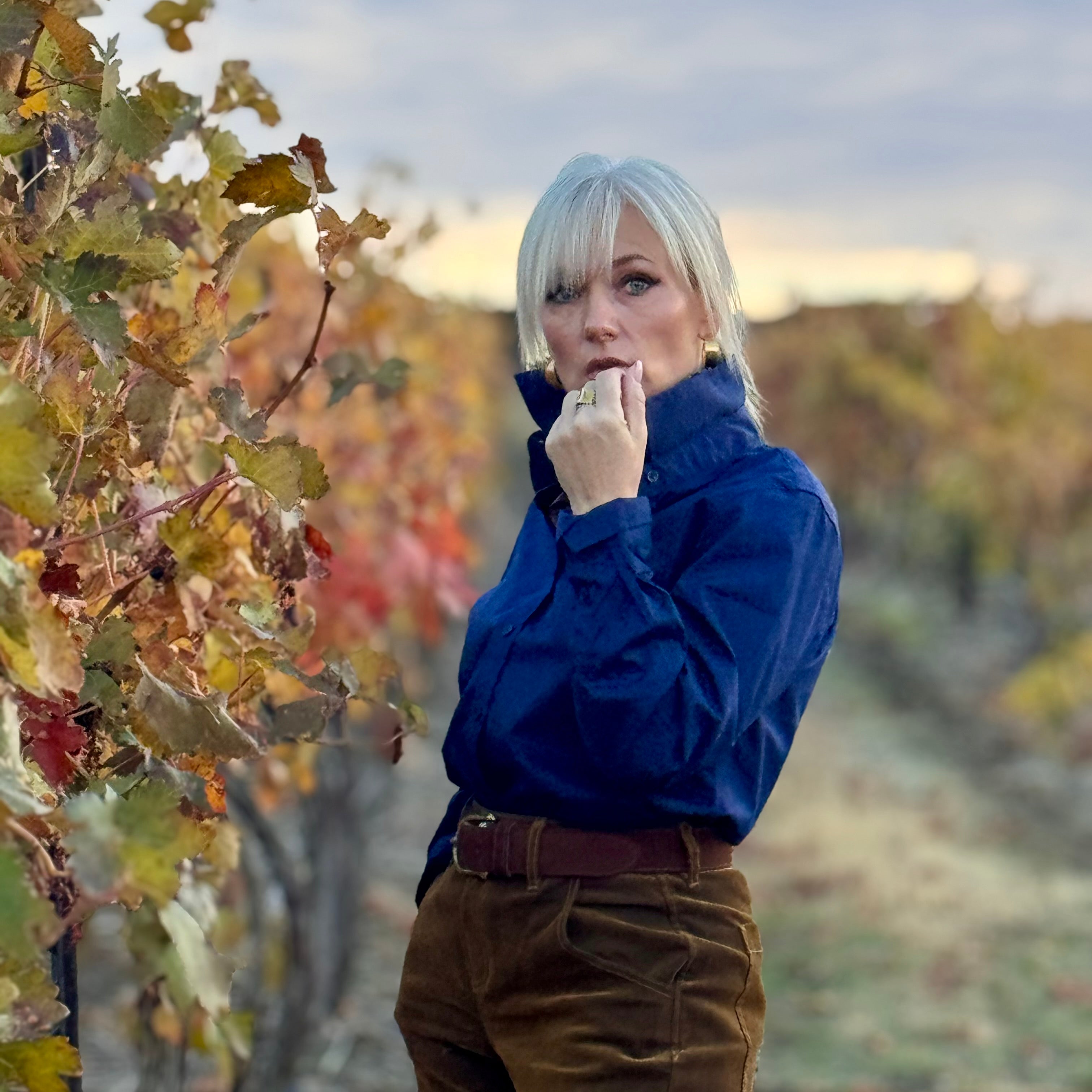 DESERT TRAVELER WRINKLE RESISTANT SHIRT Bright Navy