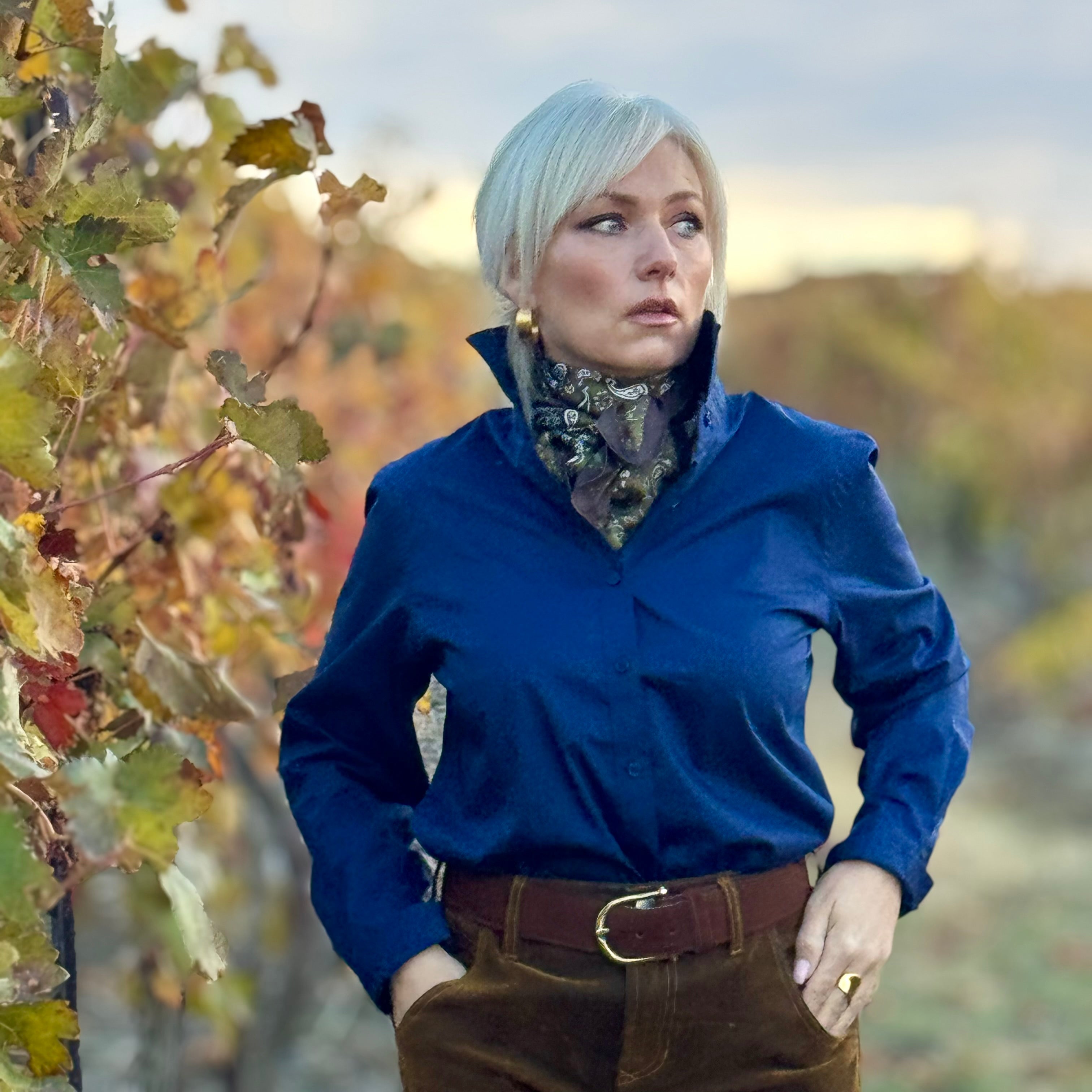 DESERT TRAVELER WRINKLE RESISTANT SHIRT Bright Navy