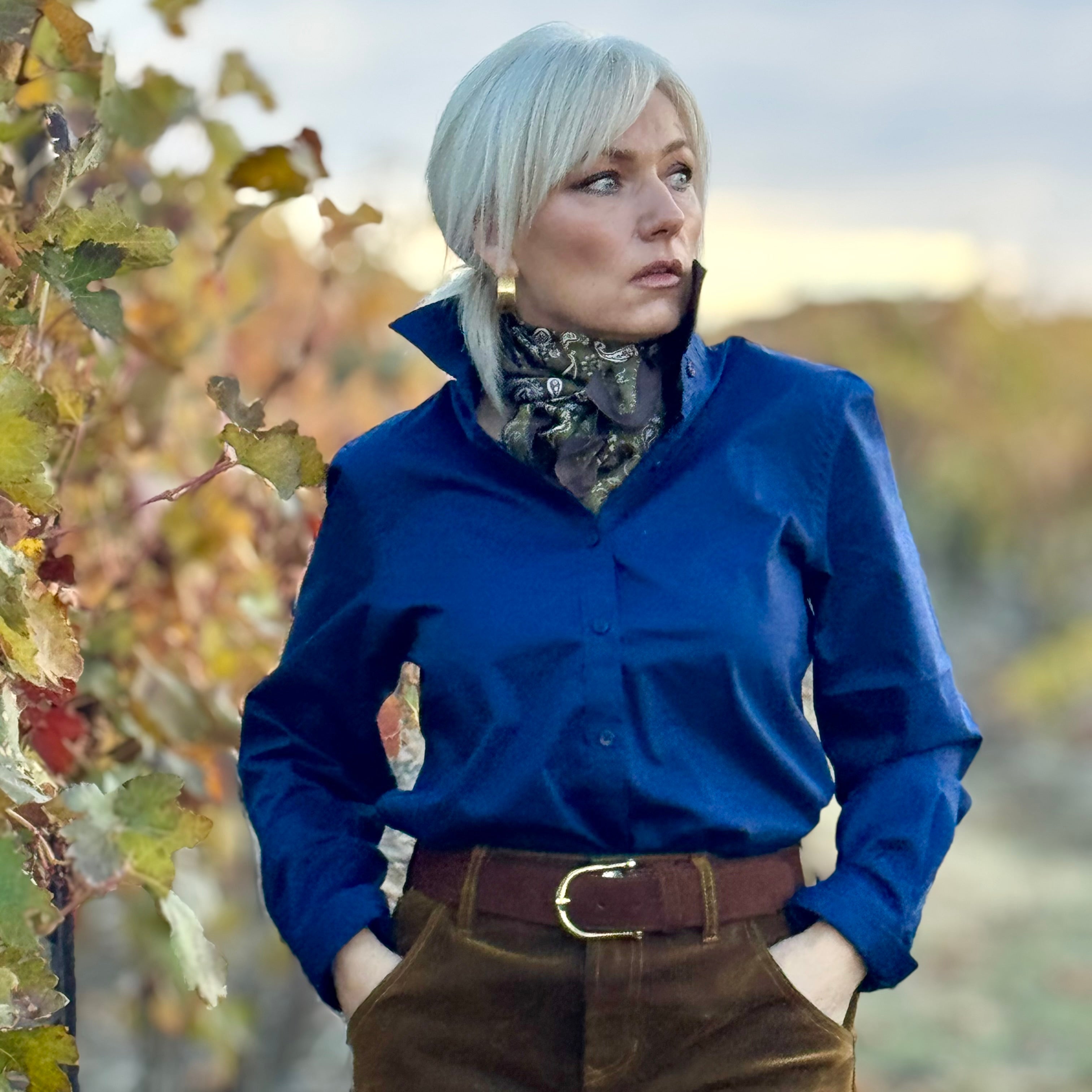 DESERT TRAVELER WRINKLE RESISTANT SHIRT Bright Navy