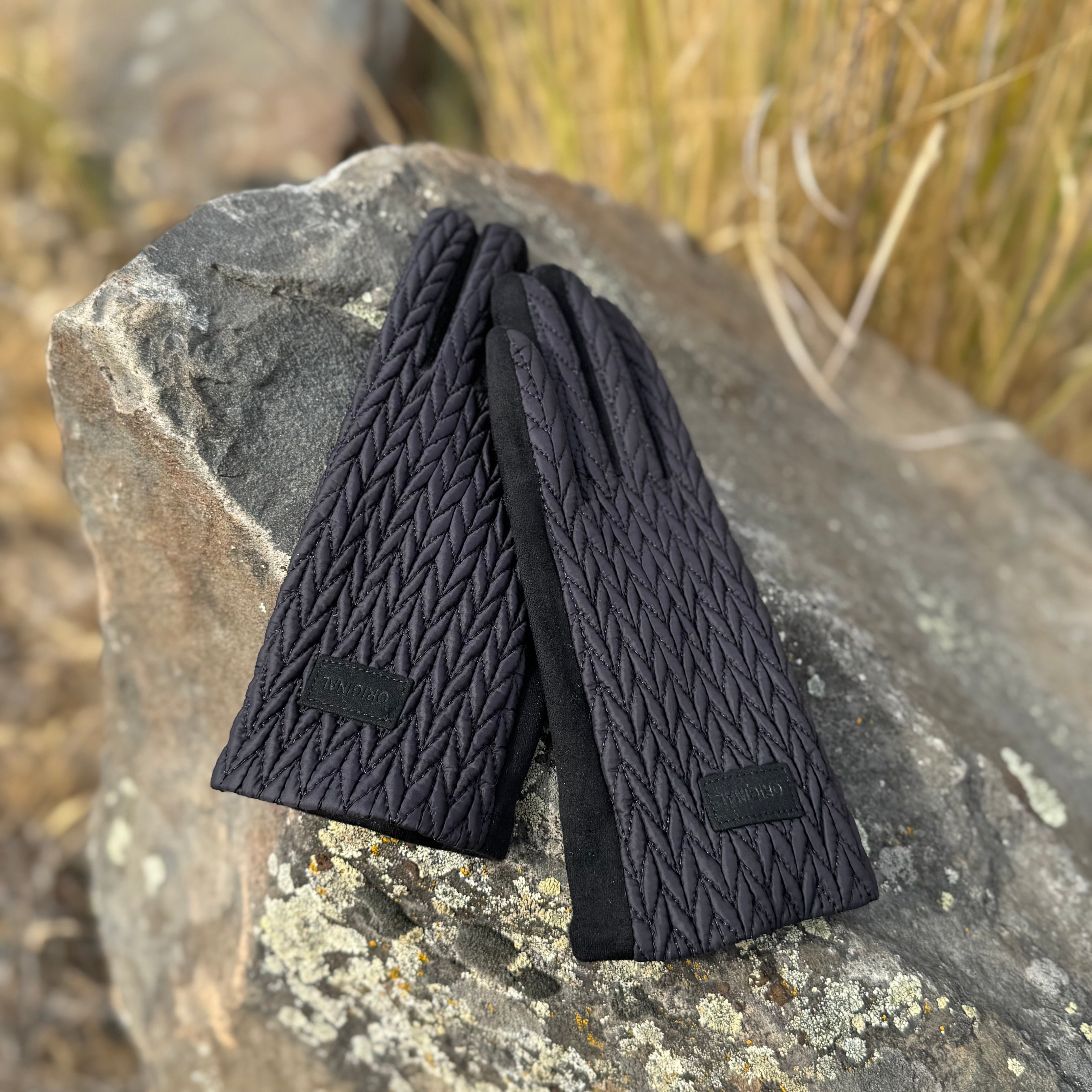 QUILTED SUEDE TOUCH GLOVES Black