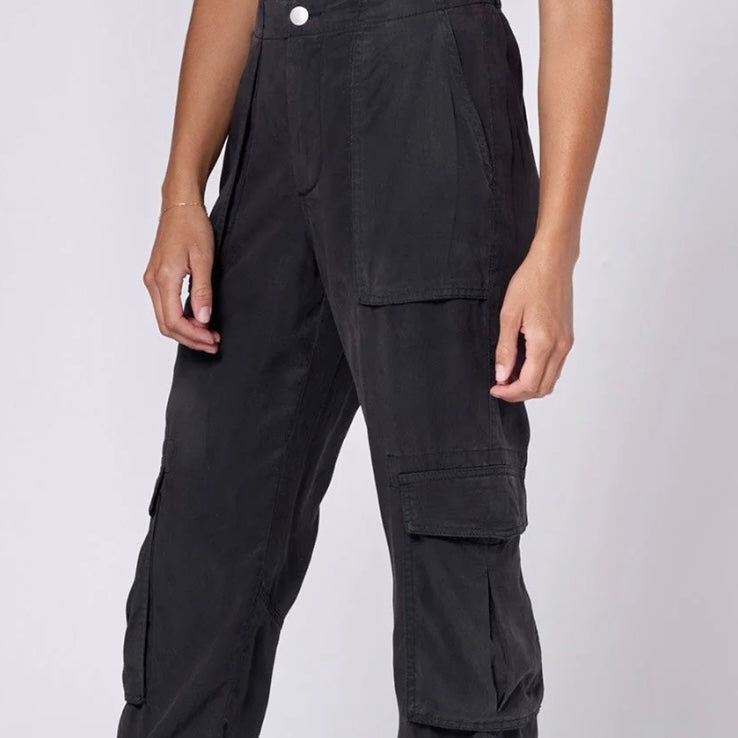 SANDY HIGH RISE CARGO PANTS Washed black