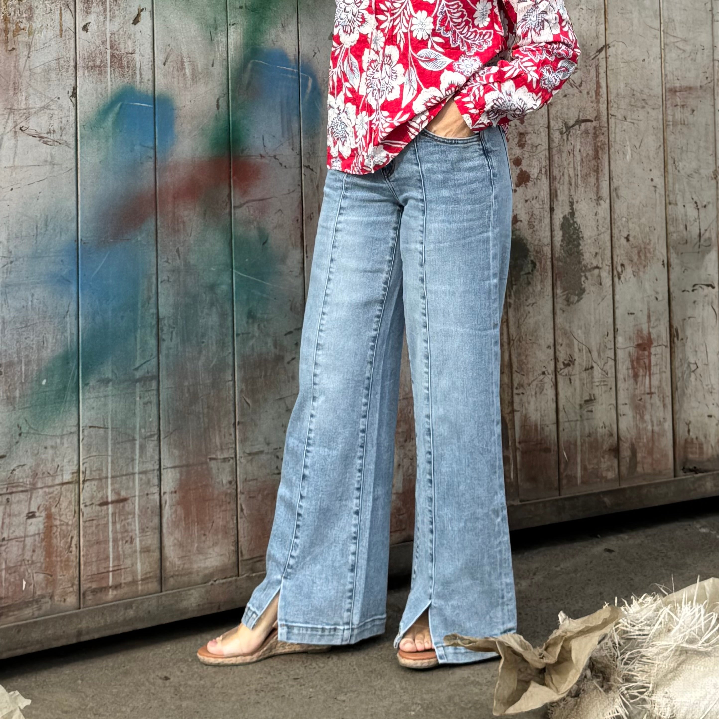 Canyon Line Split-Front Jean