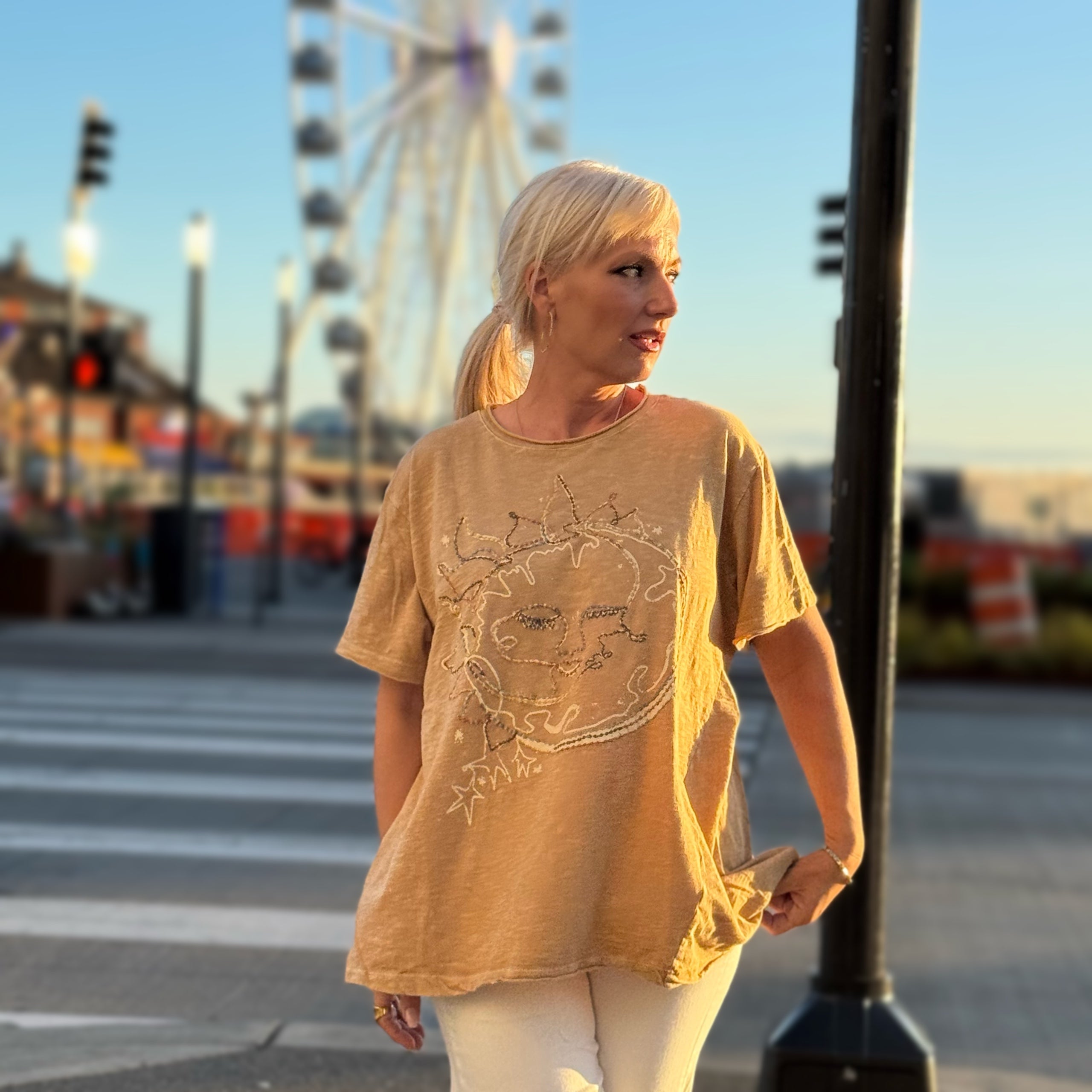 Luna Tee