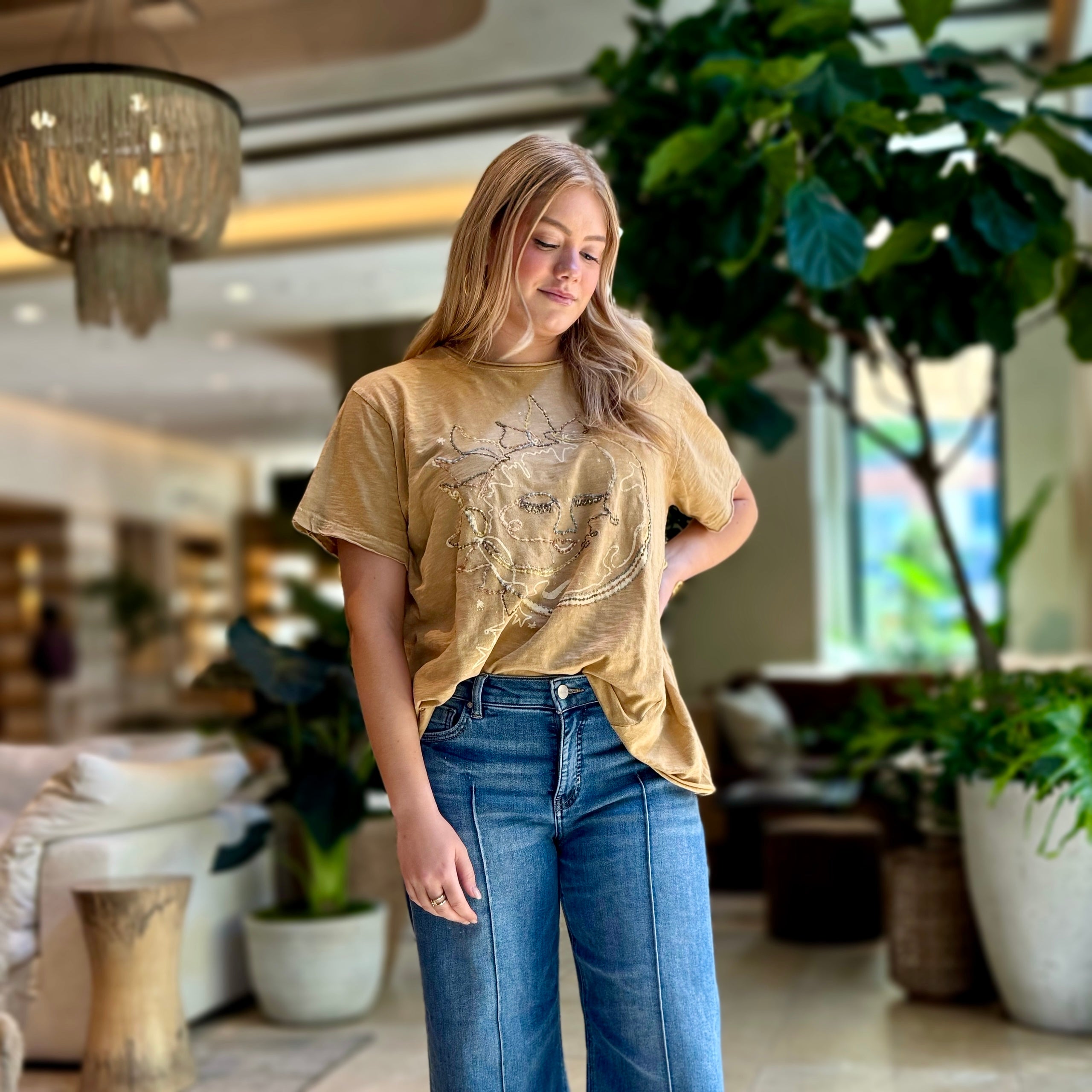 Luna Tee