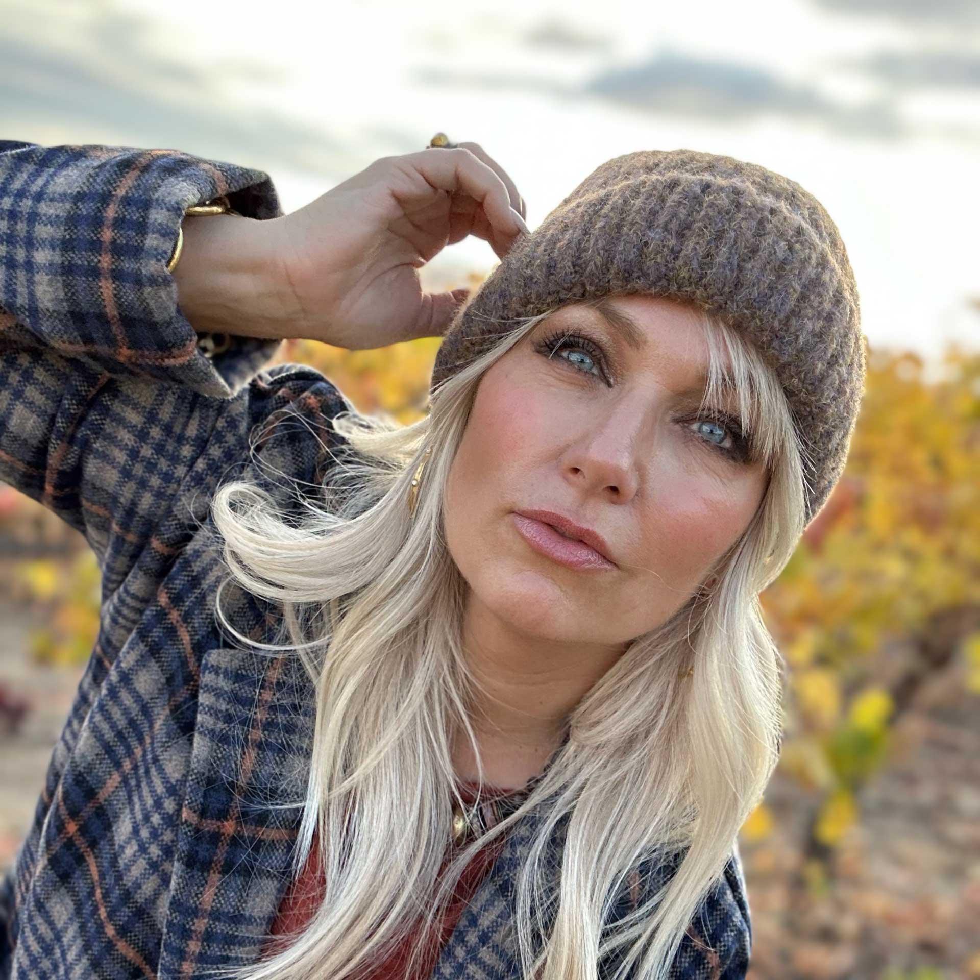 Aspen Knit Beanie (Brown Blue)