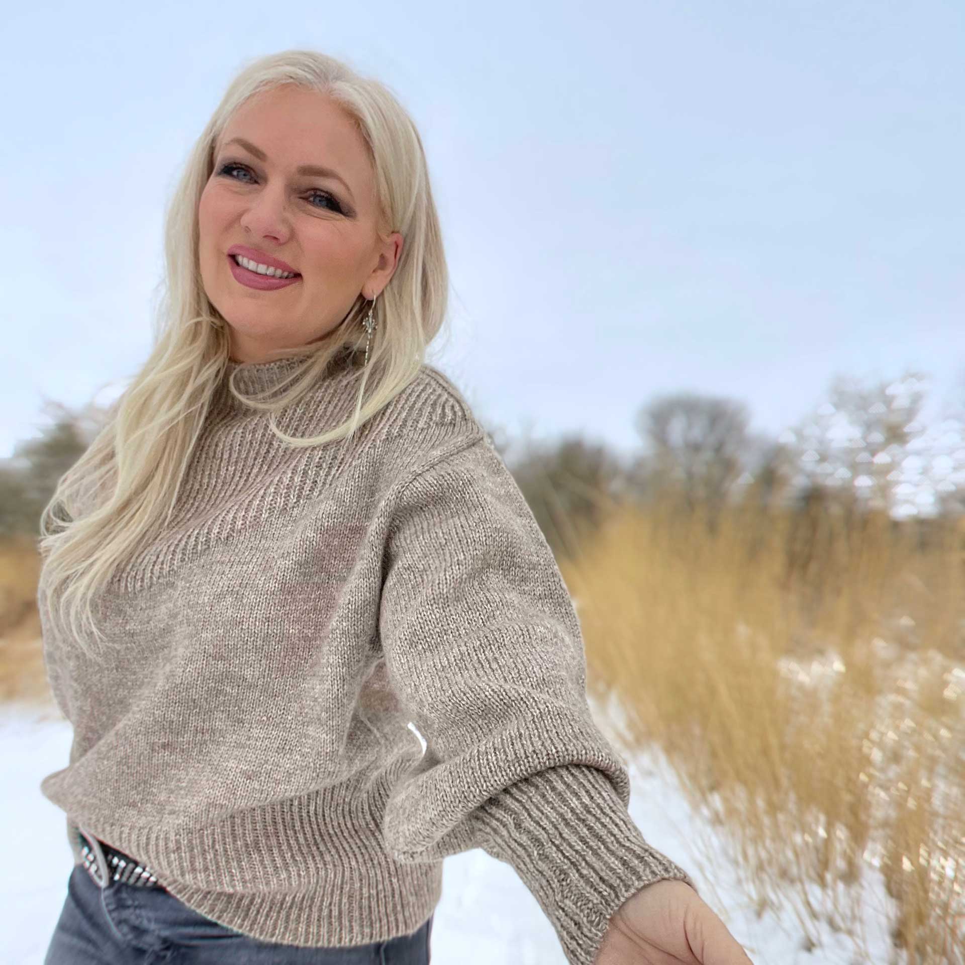 Aspen Pullover Sweater (Mocha)