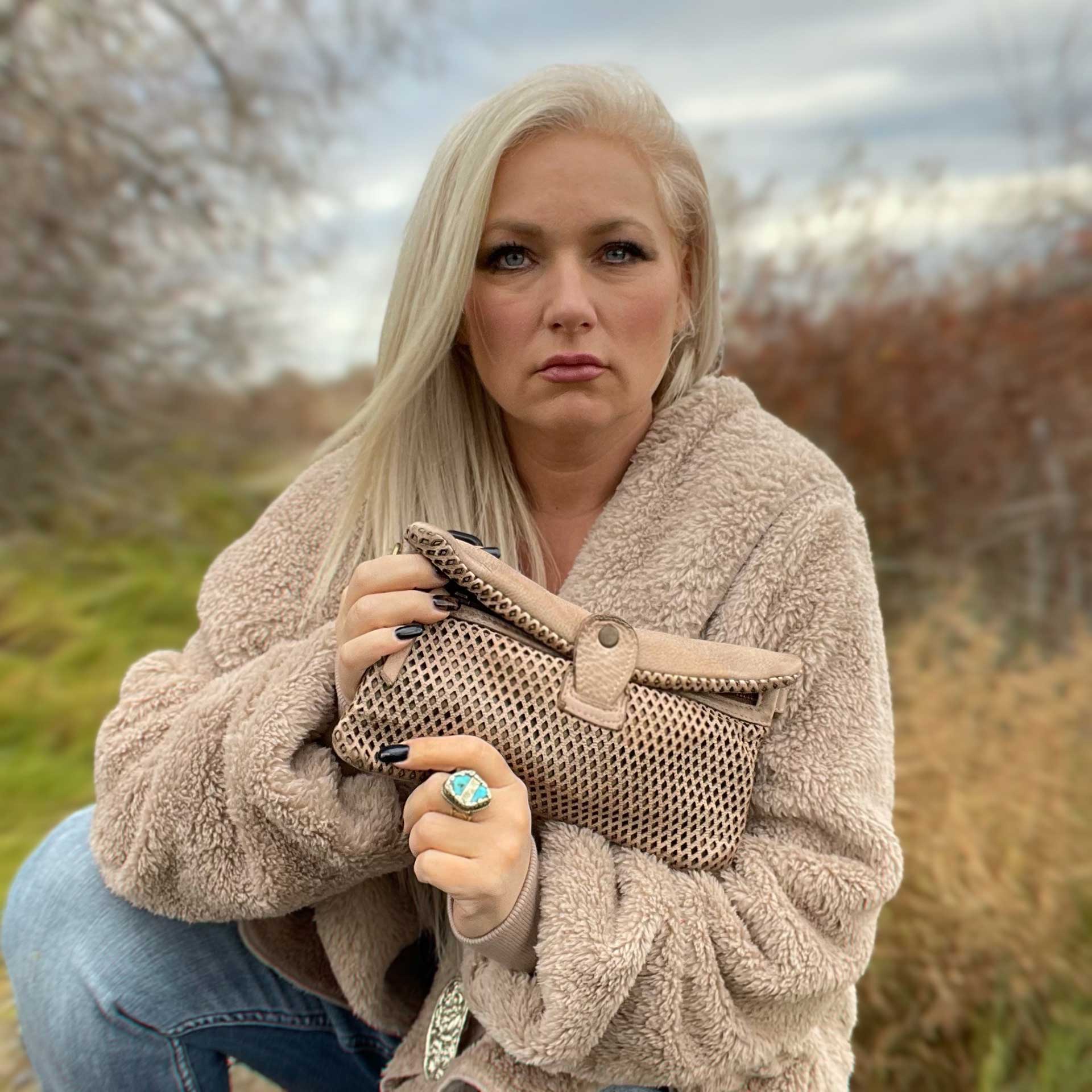 Barron Clutch Crossbody (Sand)