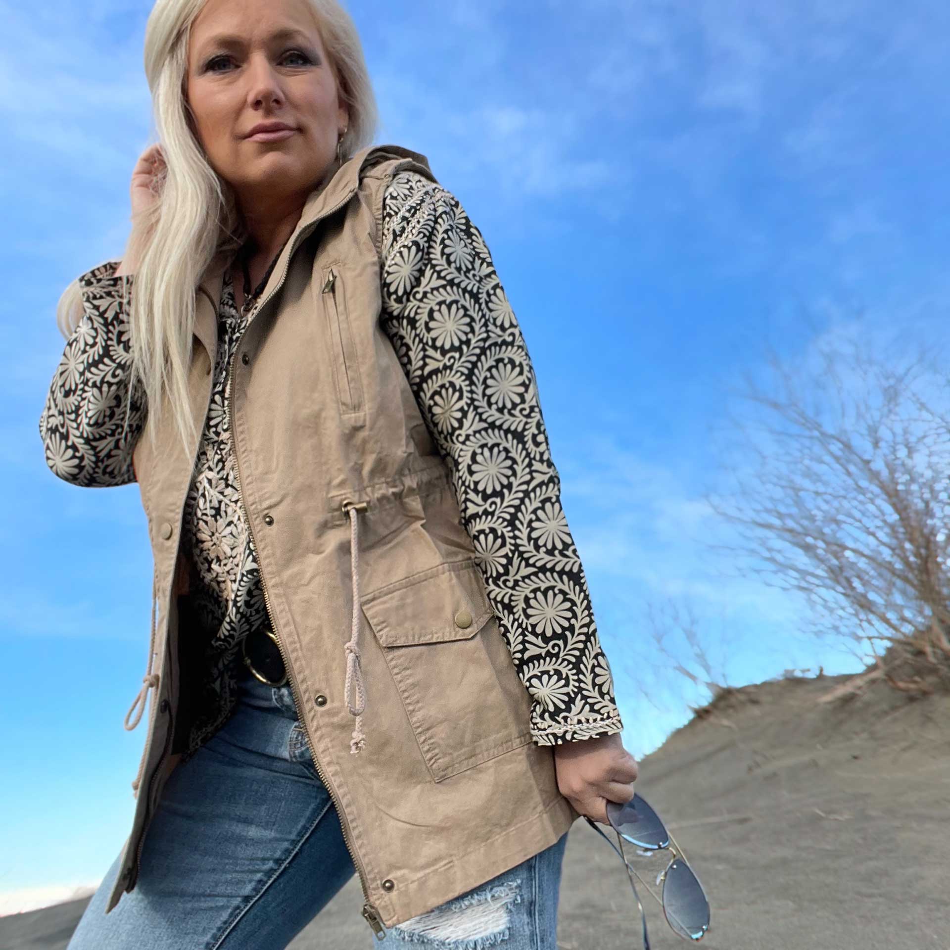 Bliss Cargo Vest (Camel)