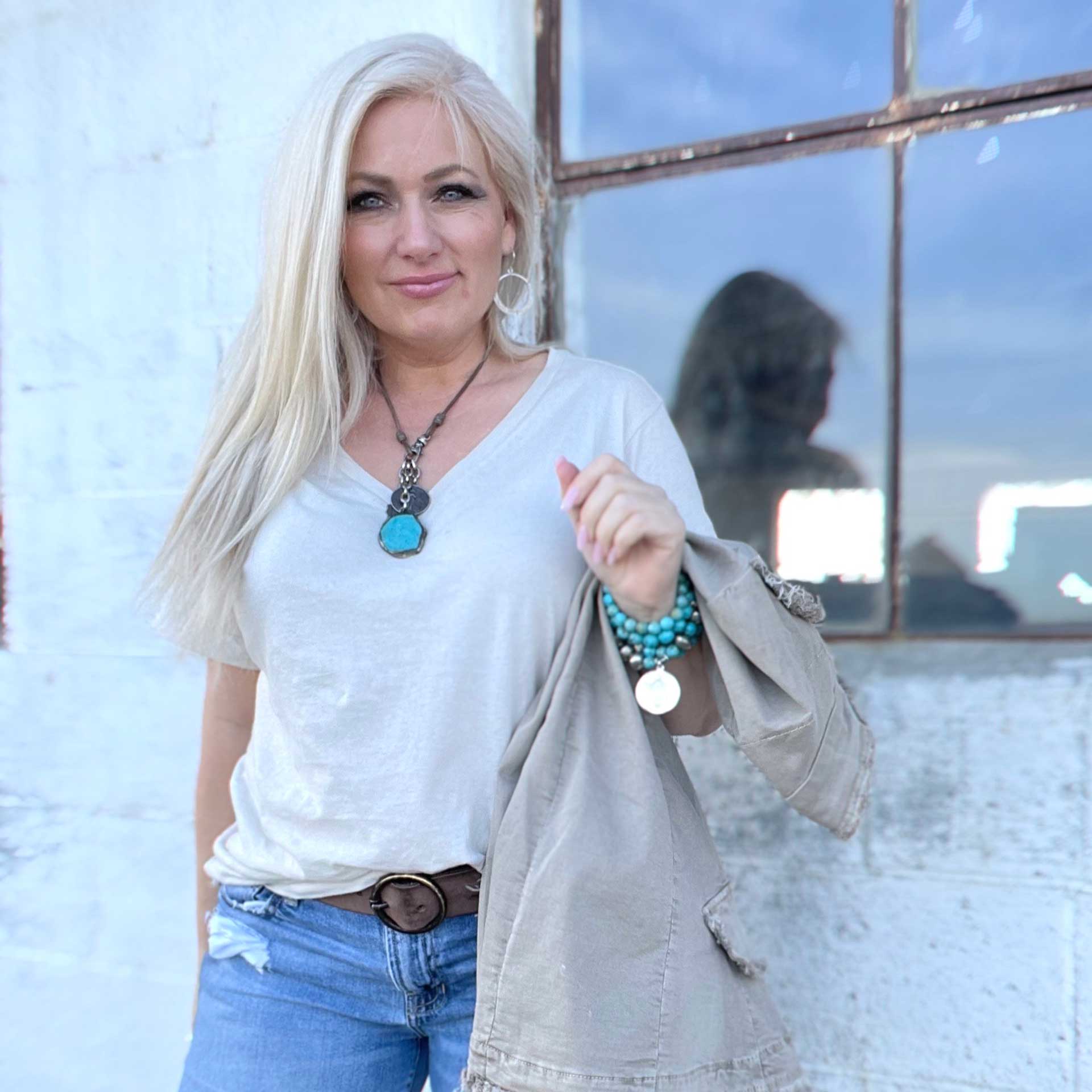 Boyfriend V-Neck Tee (Bone)