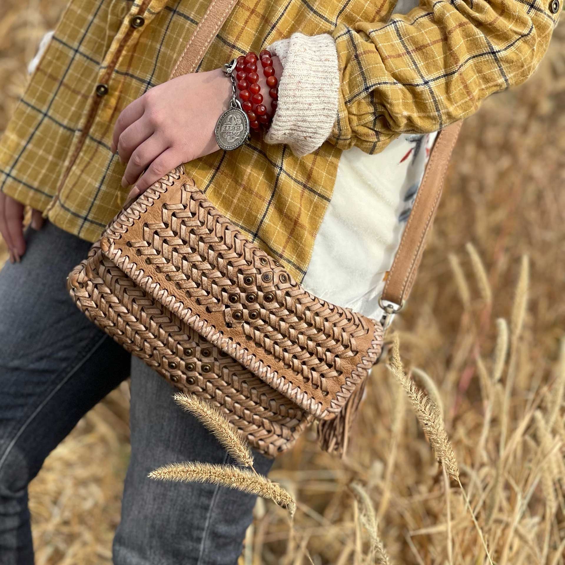 Casablanca Woven Clutch Bag (Tan)