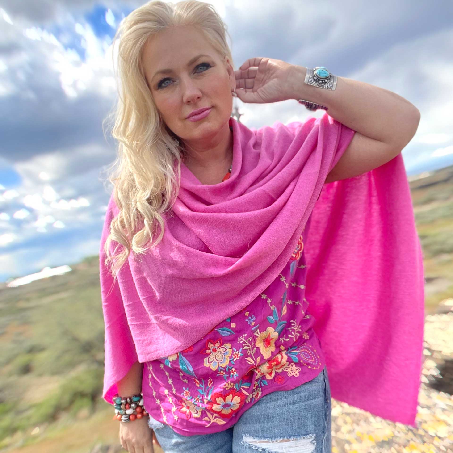 Cascadia Cashmere Poncho (Bubble Gum)