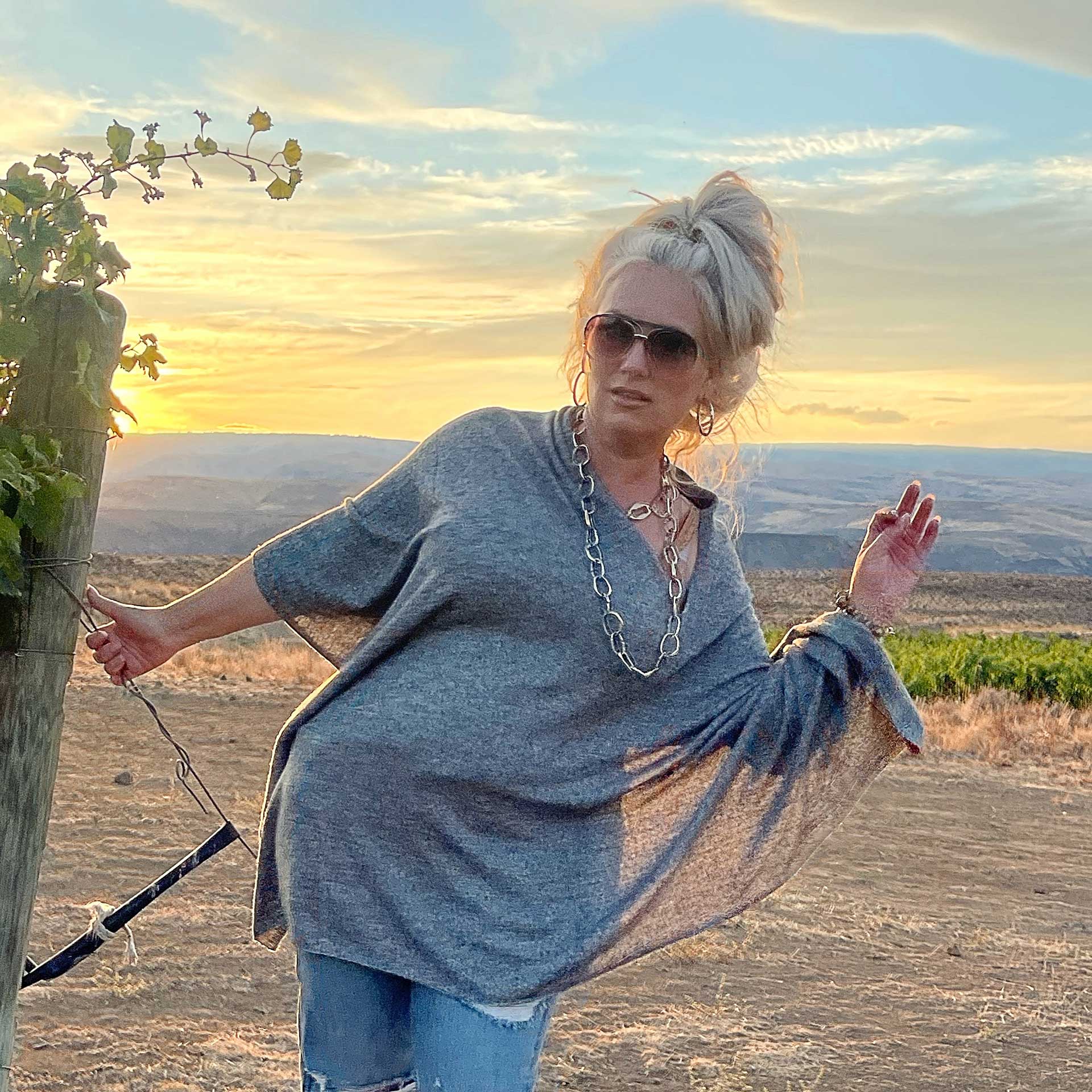 Cascadia Cashmere Poncho (Heathered Gray)