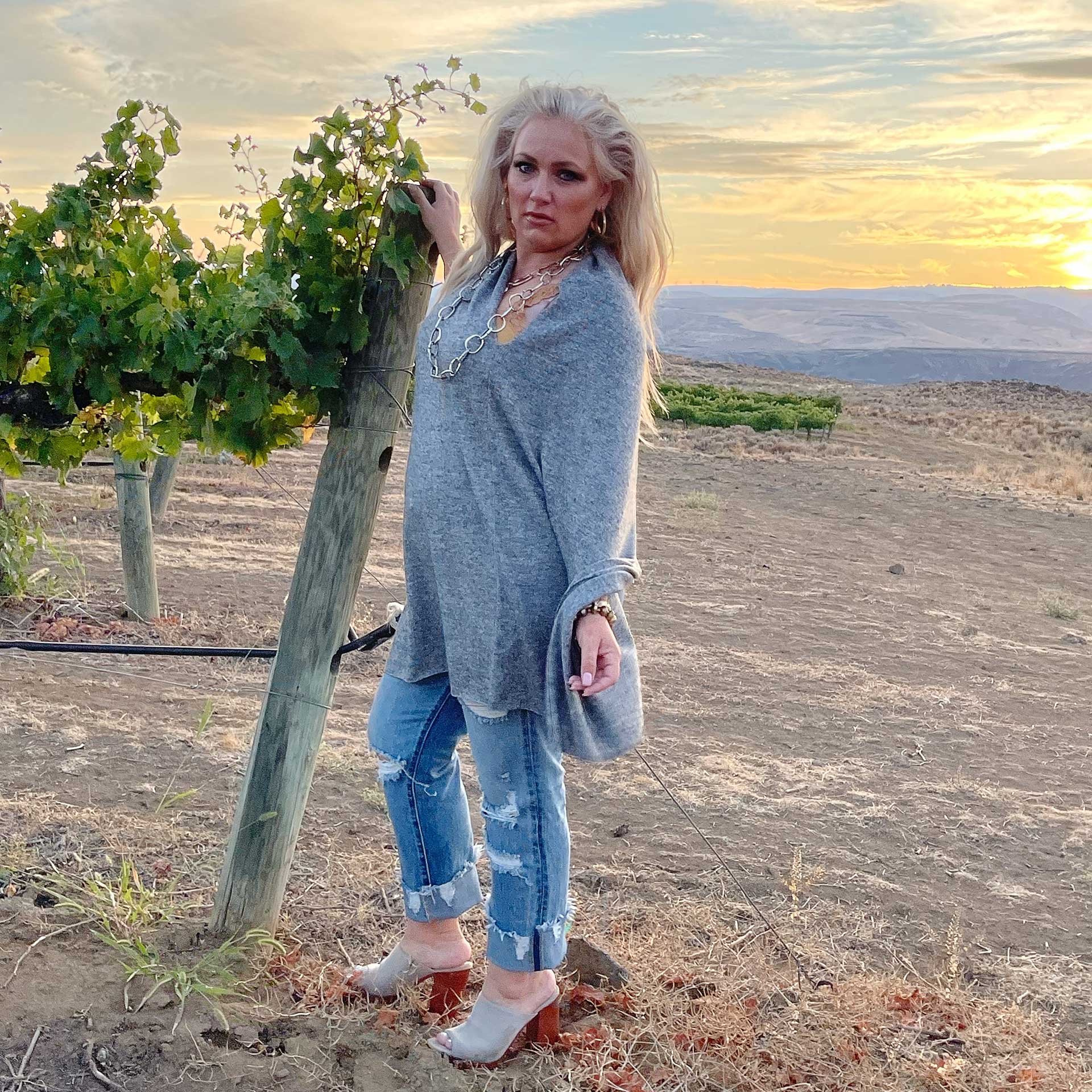 Cascadia Cashmere Poncho (Heathered Gray)