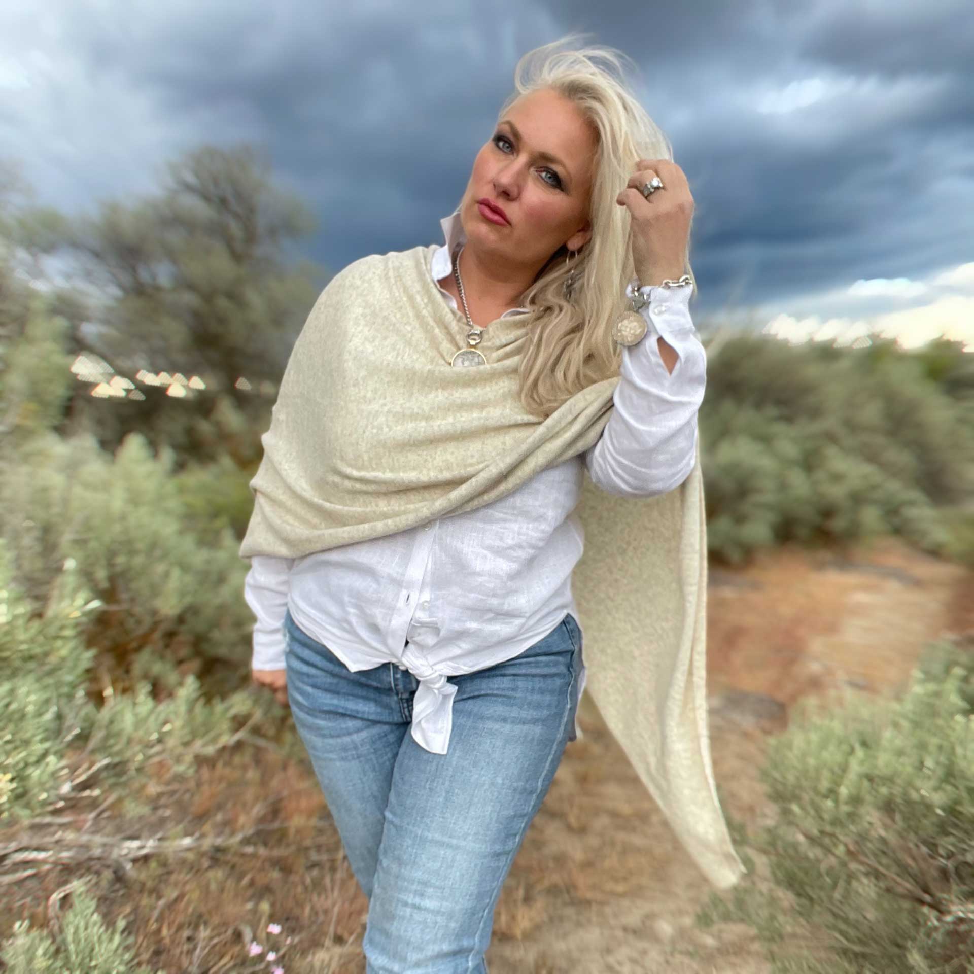 Cadence Cashmere Poncho (Oatmeal)
