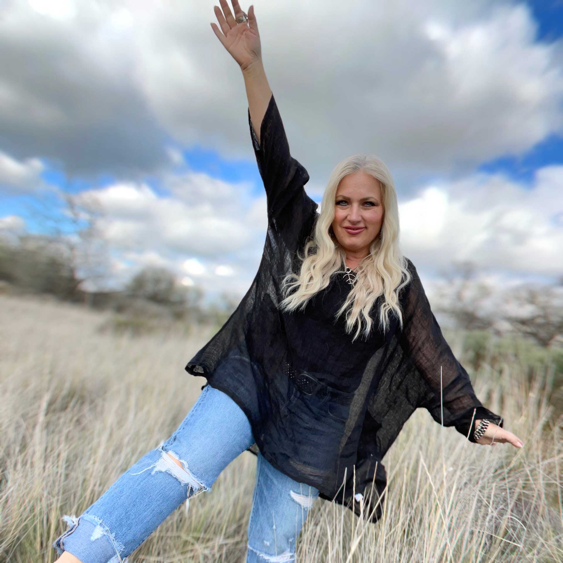 Easy Essence Oversized Linen Top (Black)