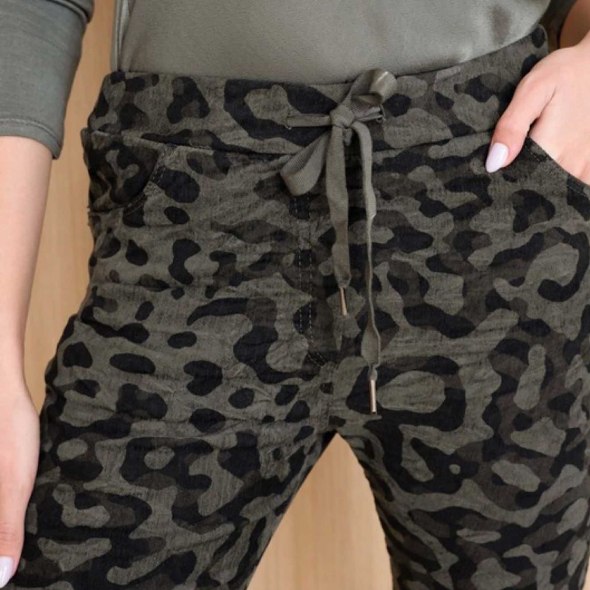 Farrah Leopard Corduroy (Green)