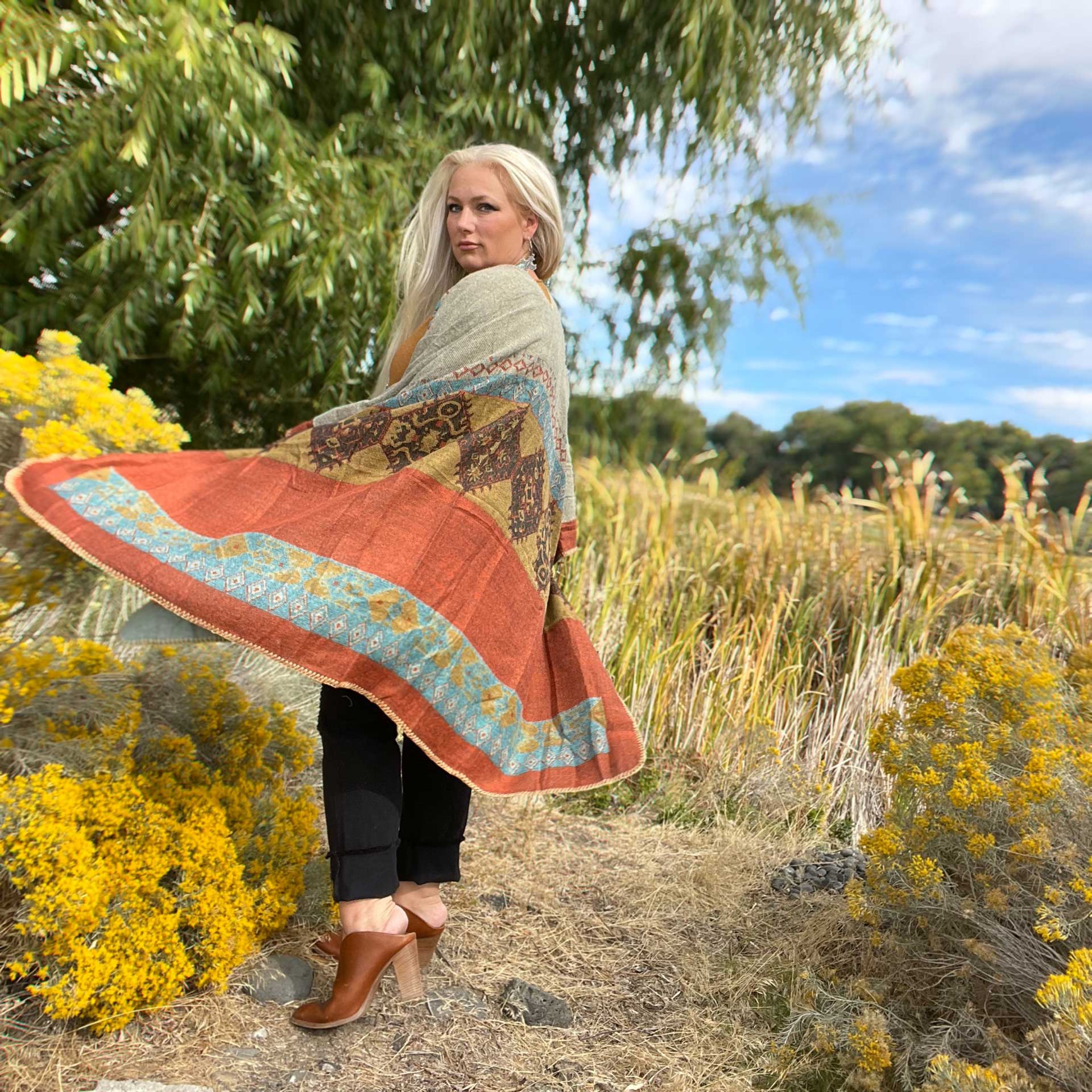 Hendrix Wrap (Rustic Cinnamon)