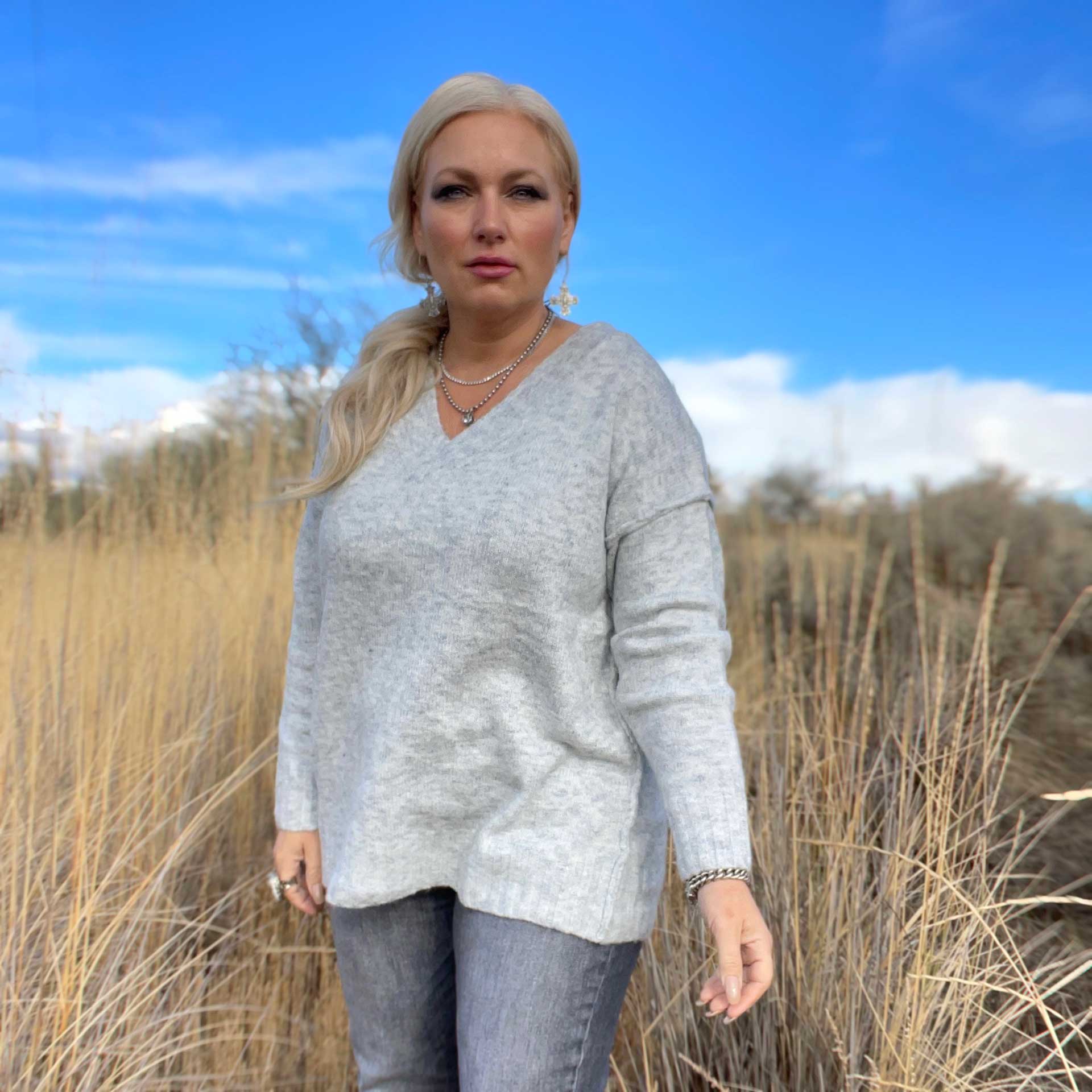 Luna V-Neck Sweater (Silver)