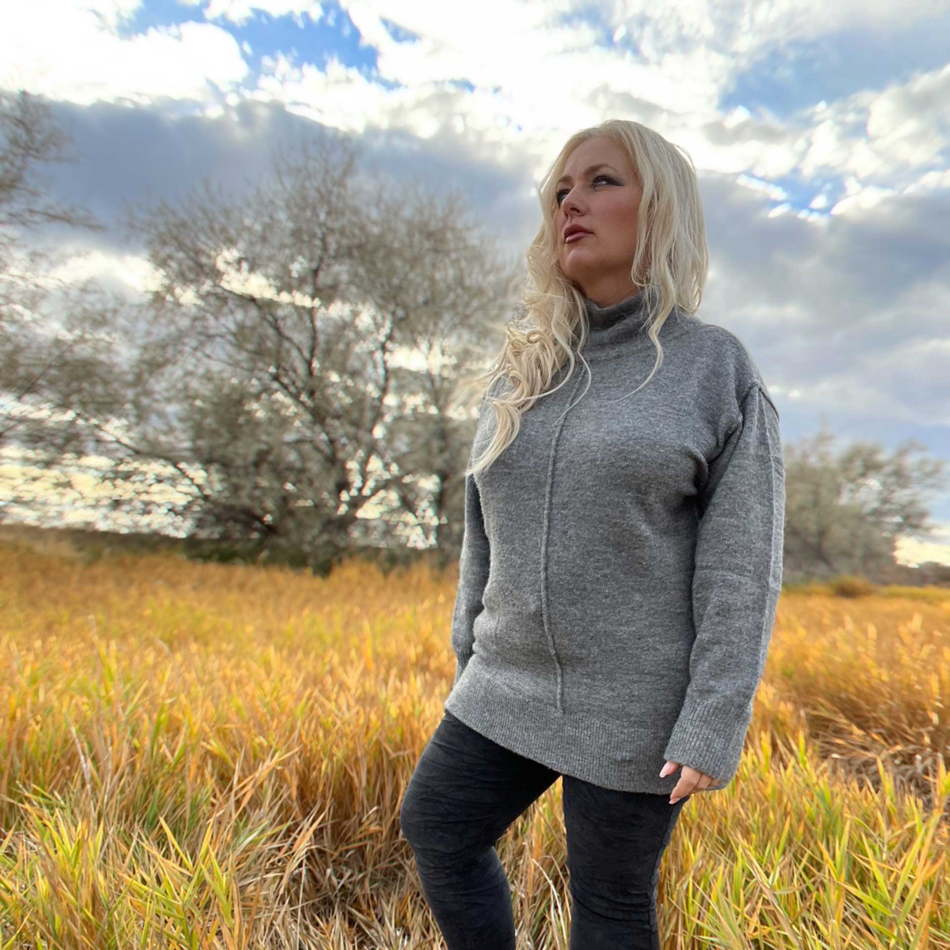 Pearl Turtleneck Sweater (Charcoal)