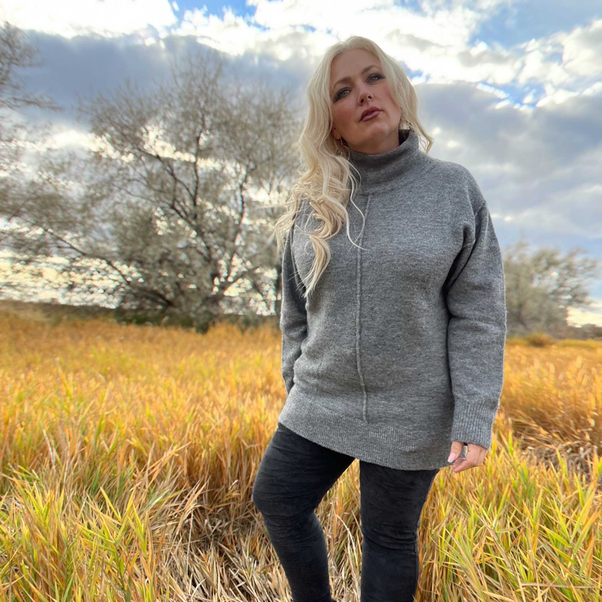 Pearl Turtleneck Sweater (Charcoal)