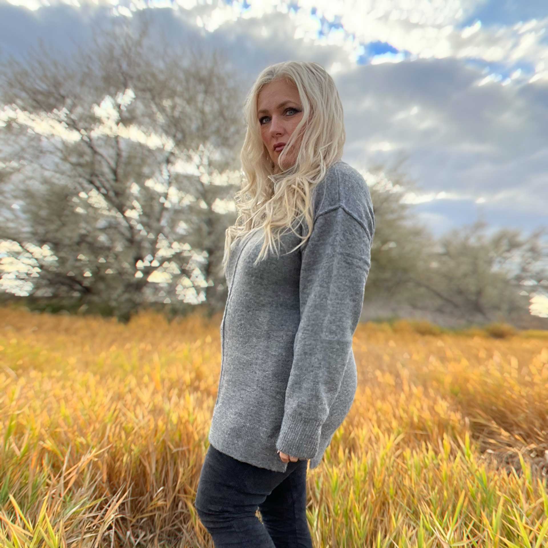 Pearl Turtleneck Sweater (Charcoal)