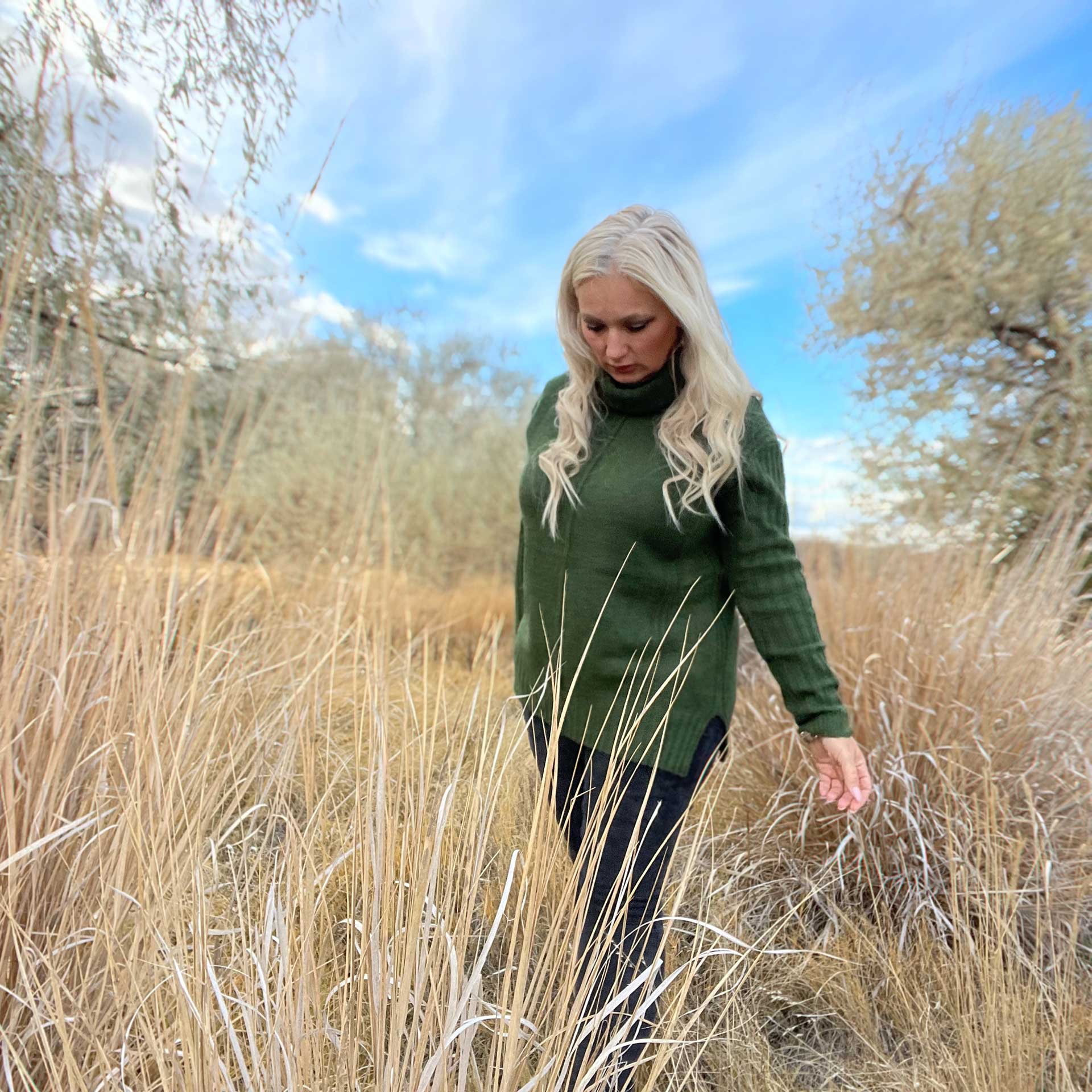Pearl Turtleneck Sweater (Kelly Green)