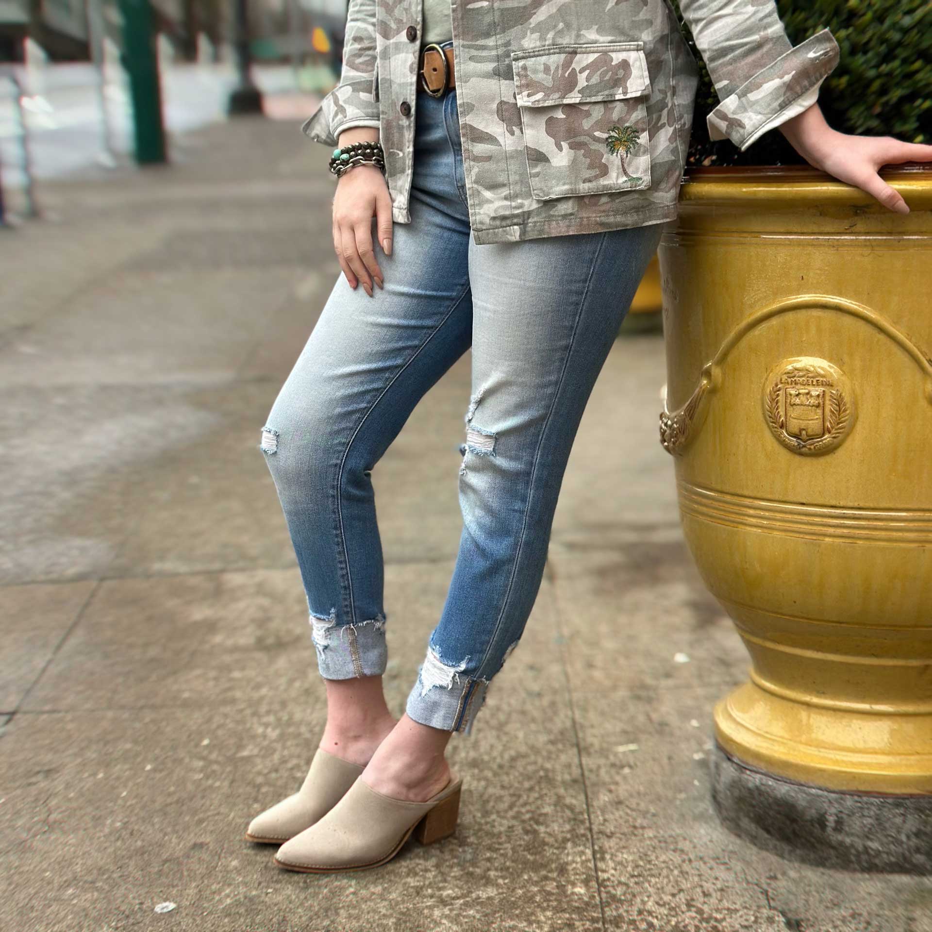 Rambler Highrise Distressed Skinny Jean