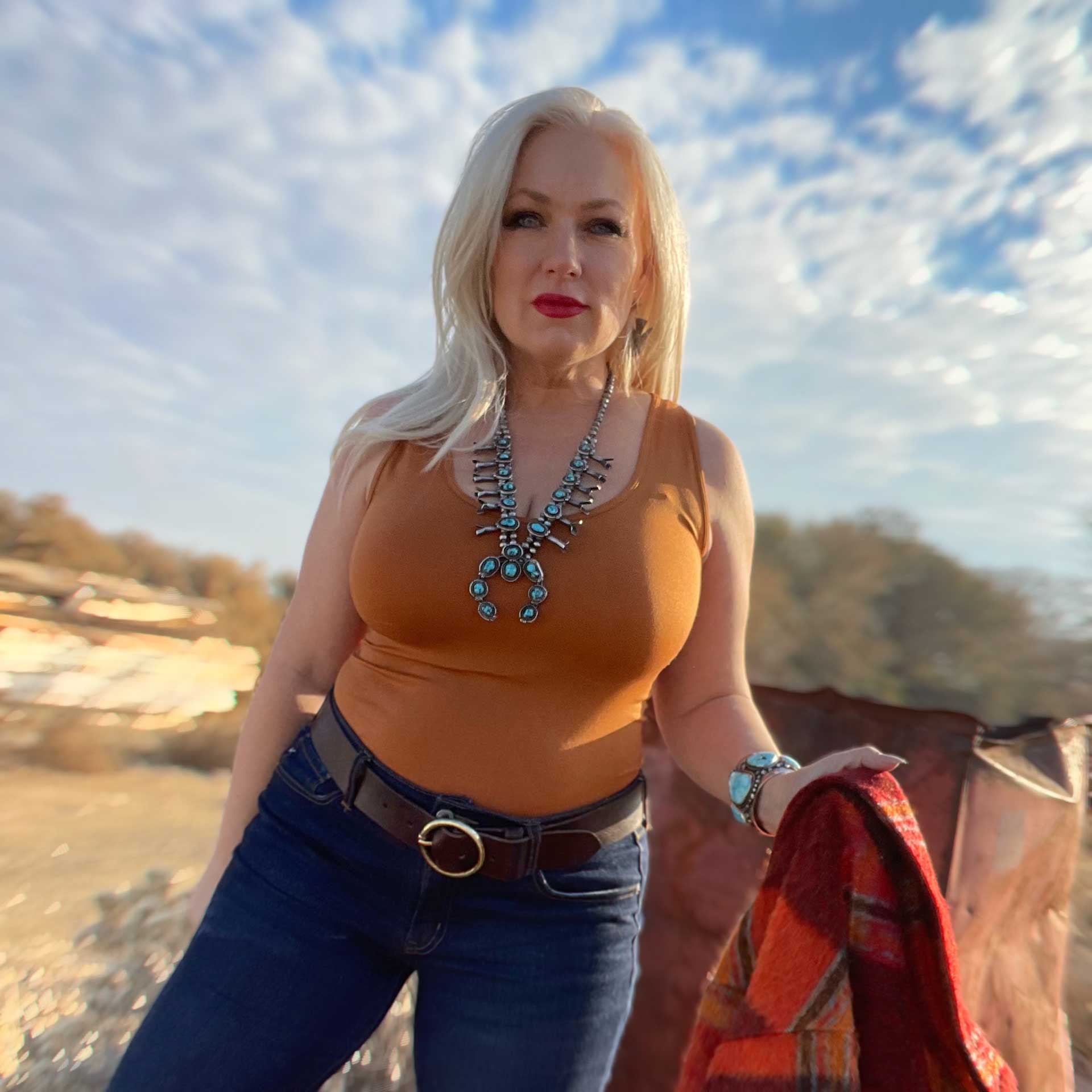 Seamless Scoop Neck Cami (Almond)