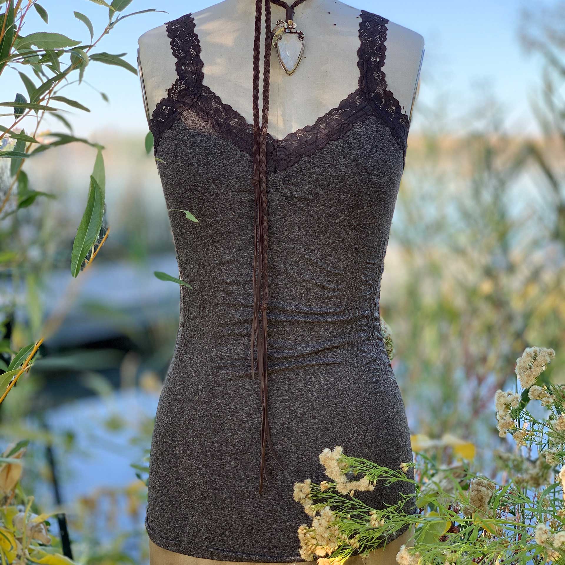 Sentiments Lace Tank (Heathered Nutmeg)
