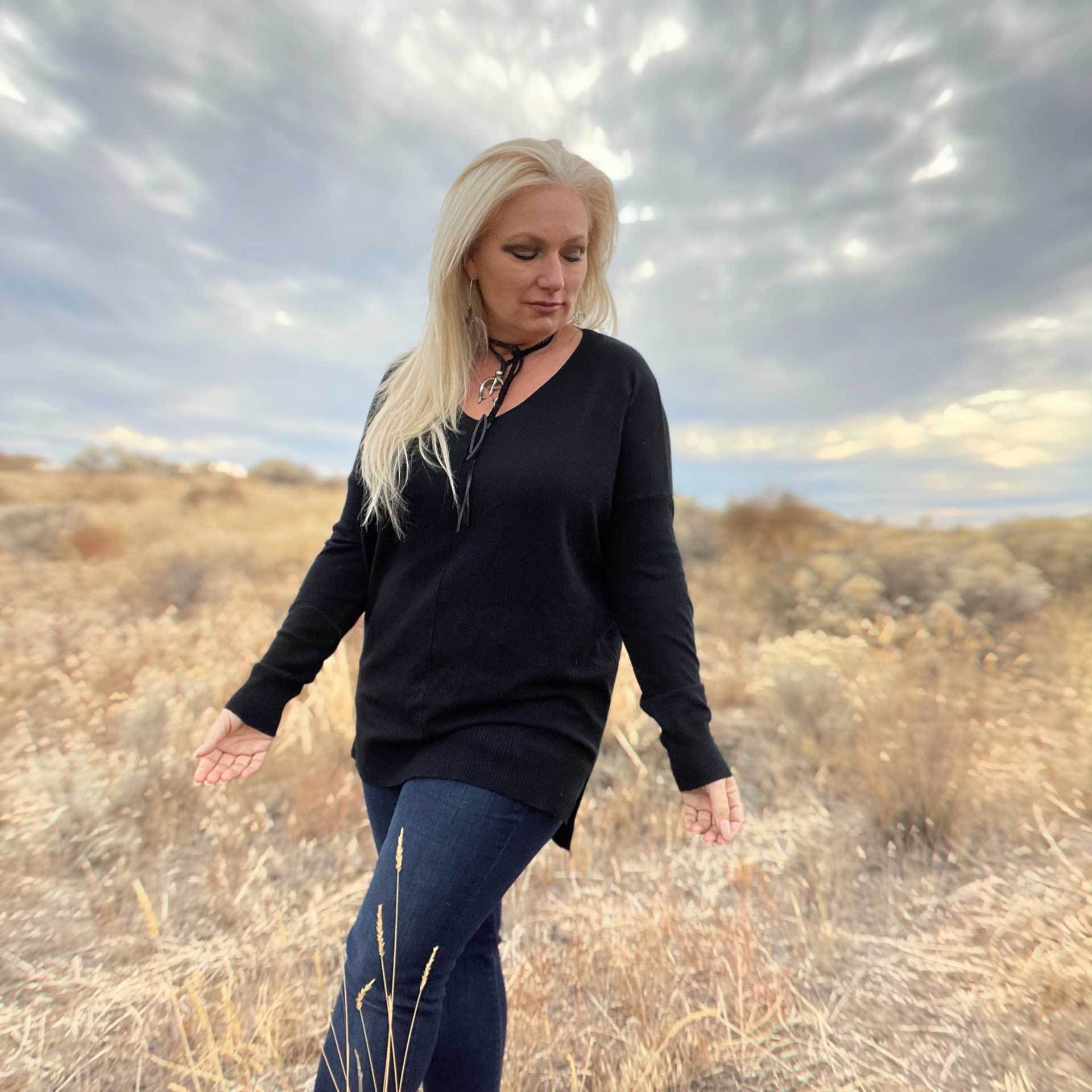 Simple Truth Pullover (Black)