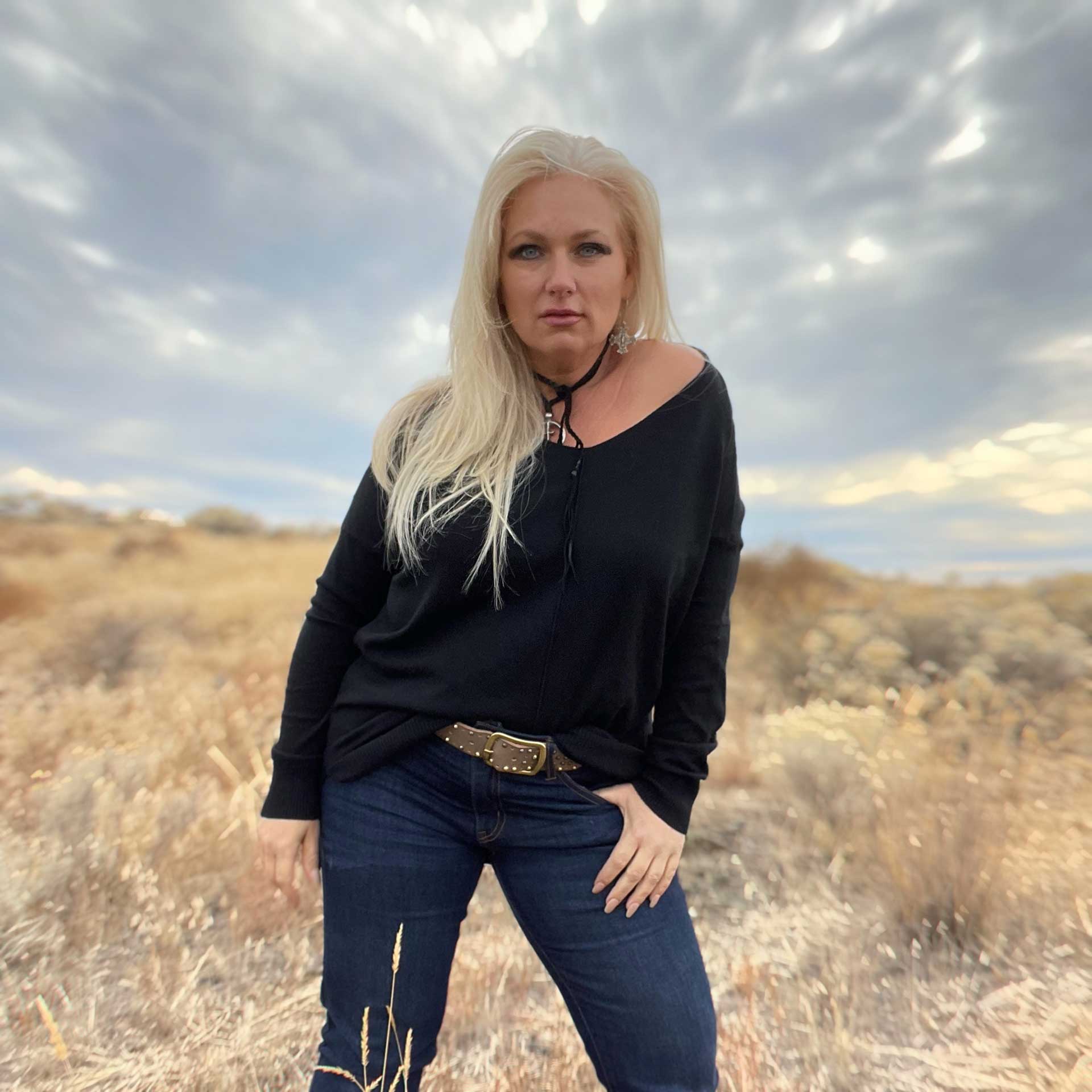 Simple Truth Pullover (Black)