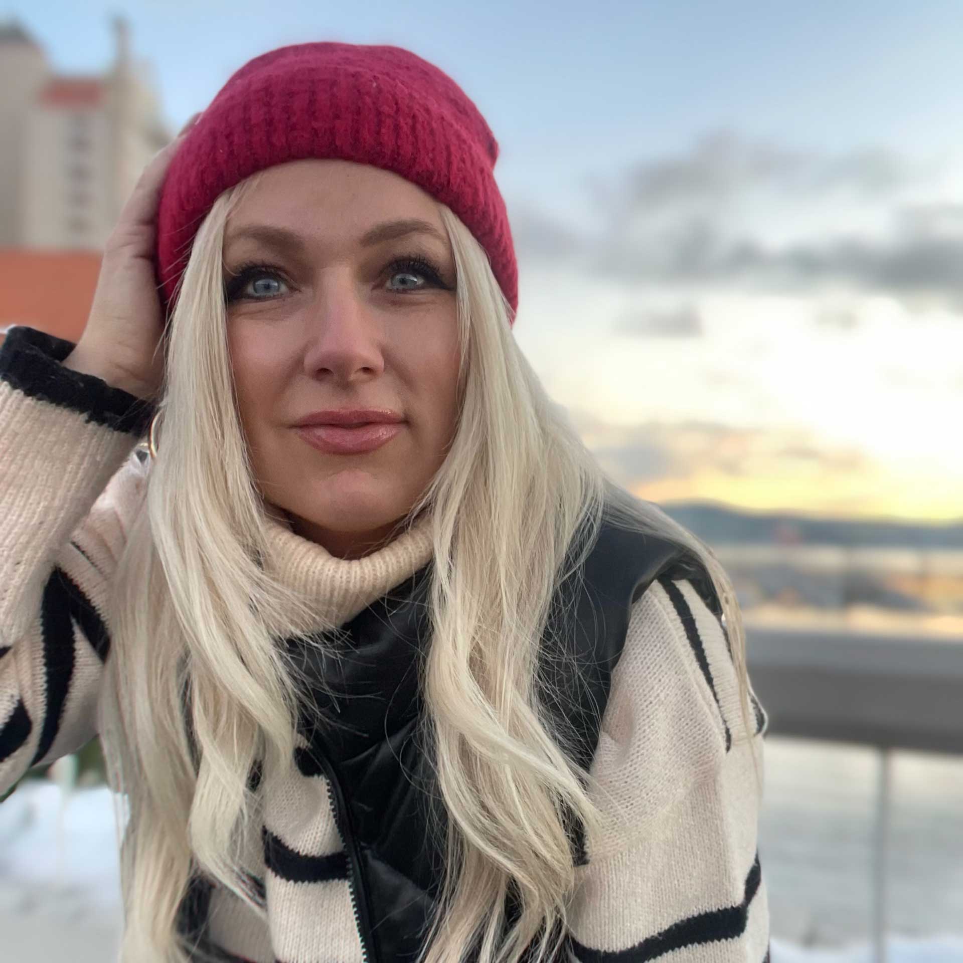 Stormi Boucle Beanie (Red)