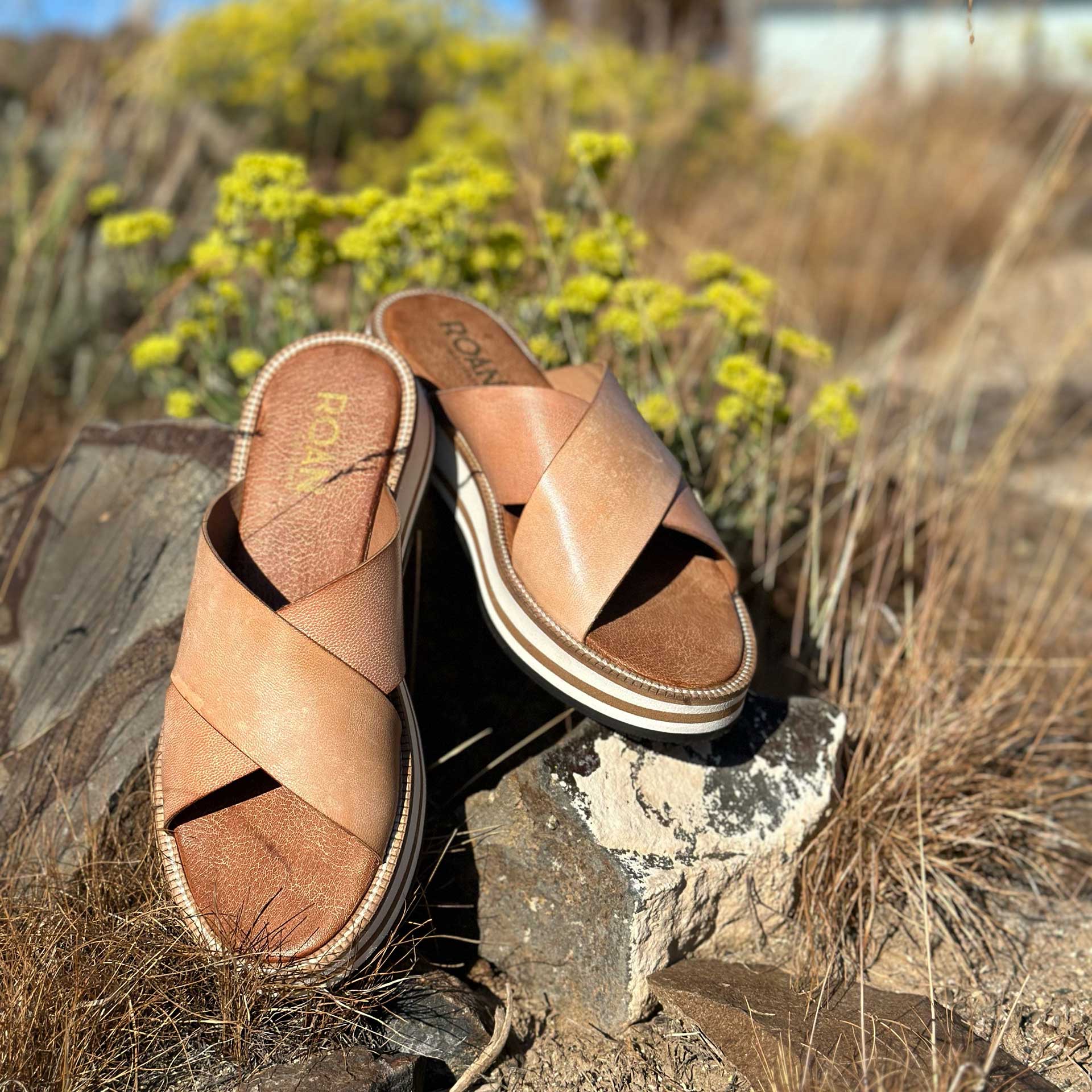 Taos Leather Platform Slide (Tan Rustic)