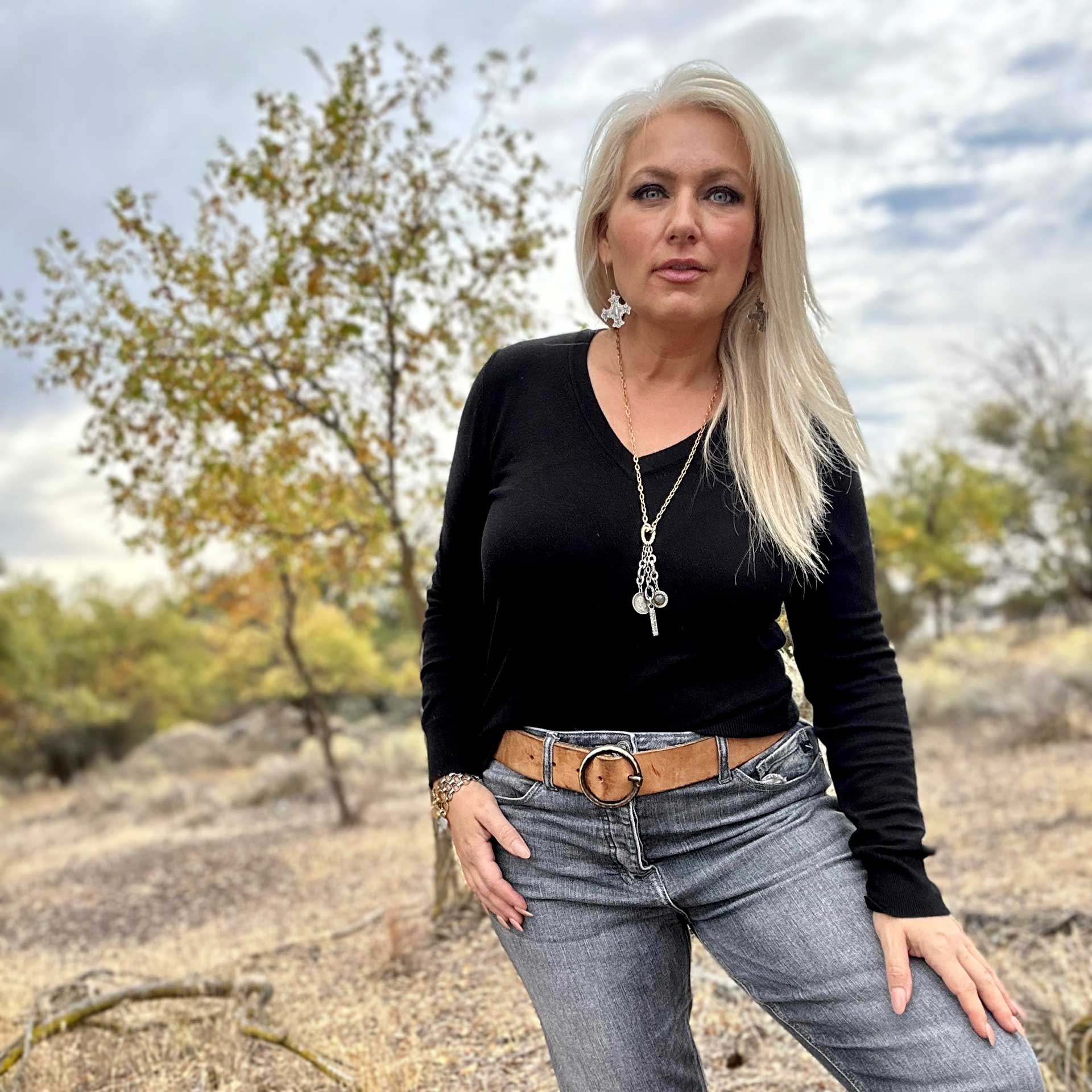 Vera Everyday Sweater (Black)