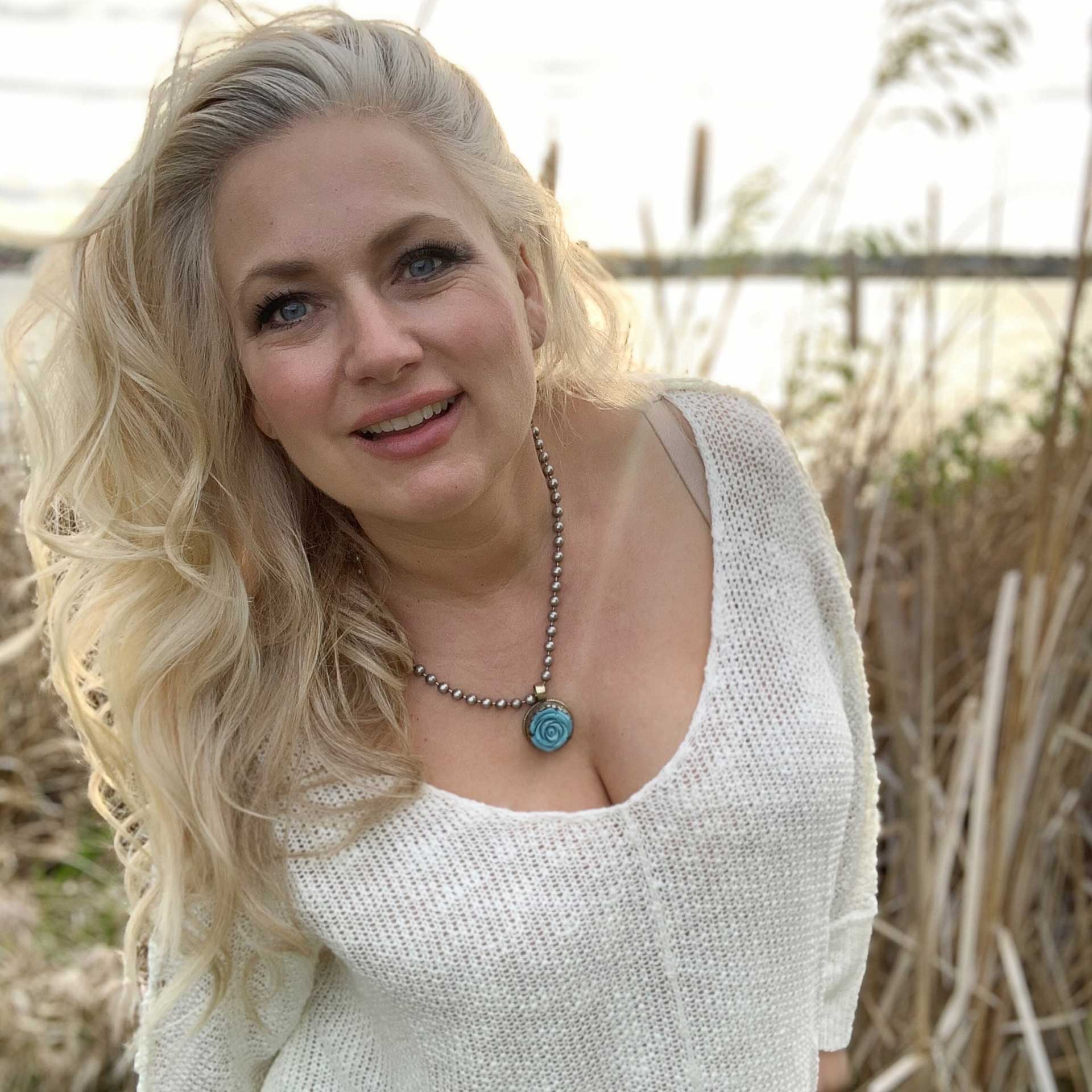 Zoe Lightweight Sweater (Ivory)