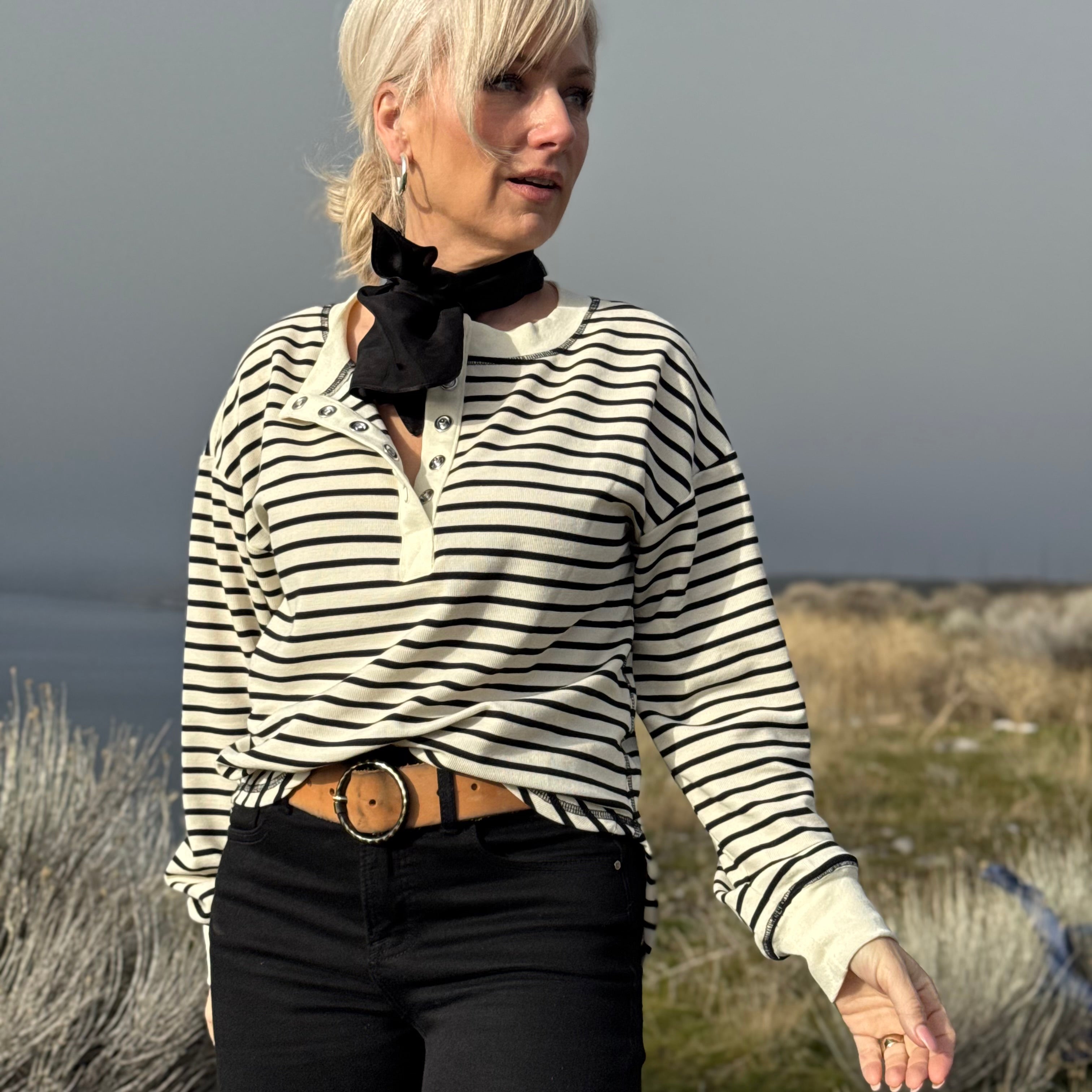 Canyon Stripe Henley Black