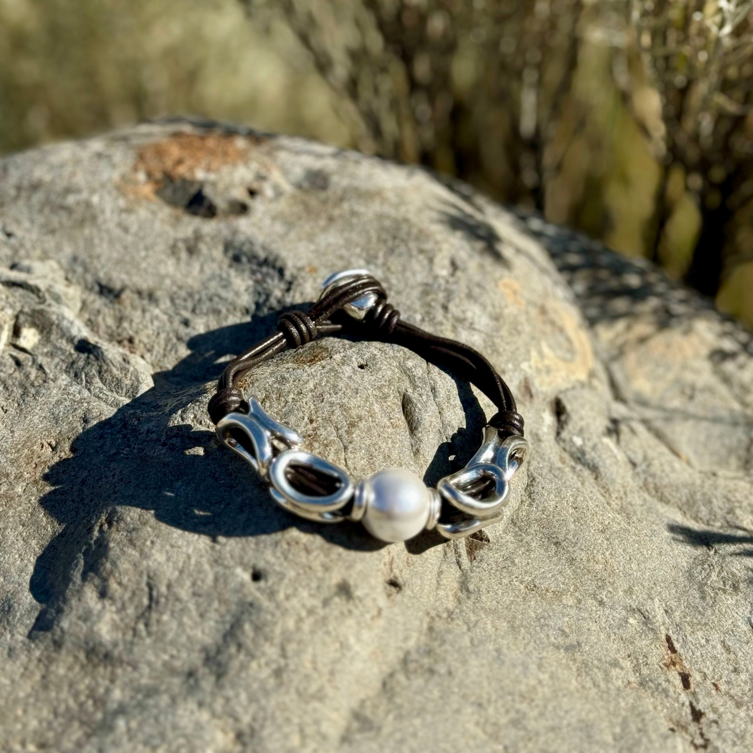 Uno de 50 Leather and Pearl Bracelet