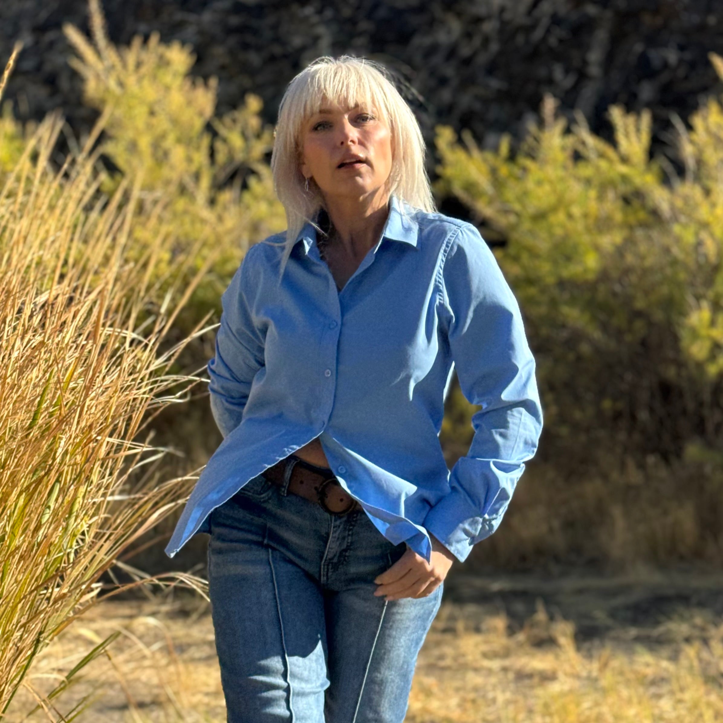 DESERT TRAVELER WRINKLE RESISTANT SHIRT Cornflower