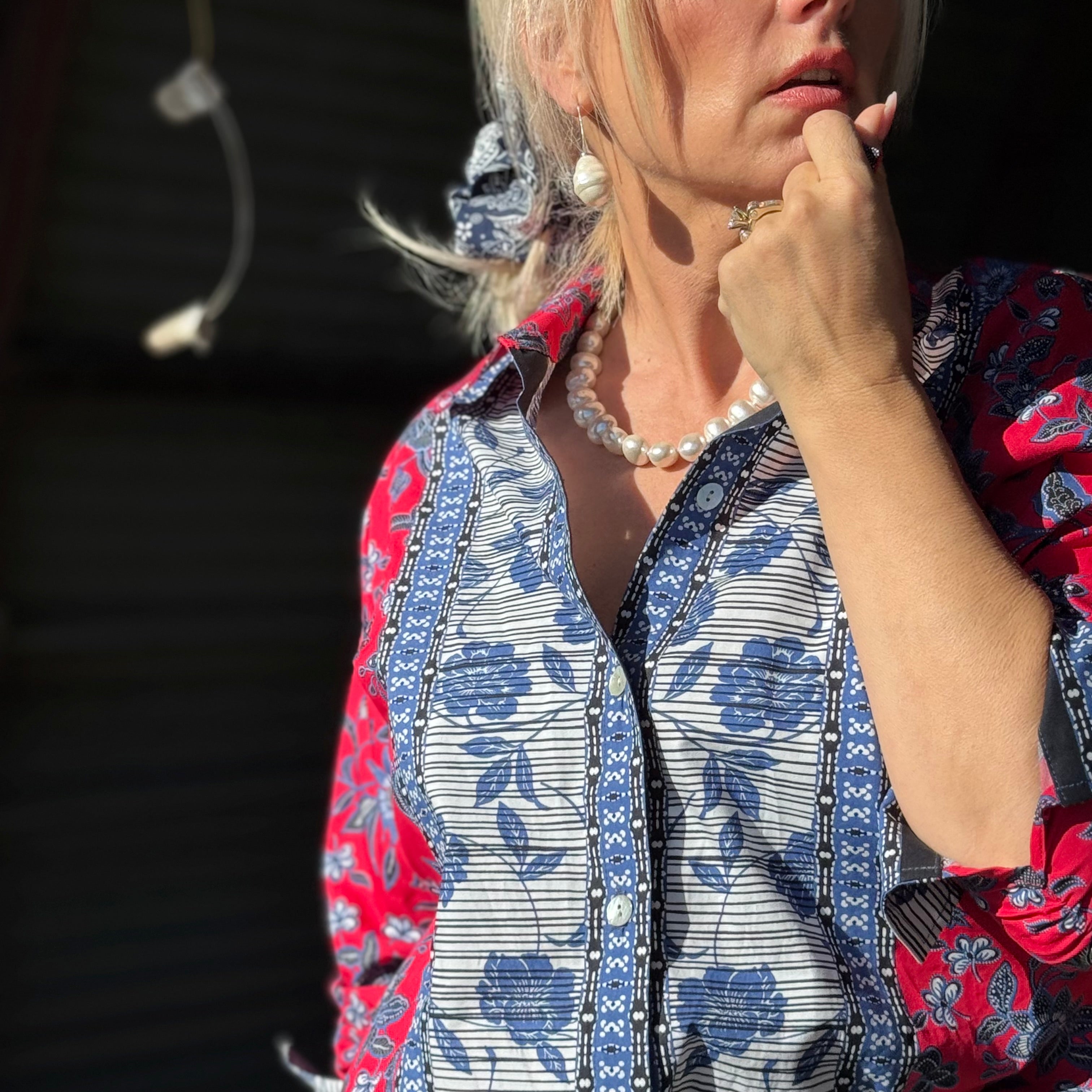 Ruched Sleeve Border Print Shirt