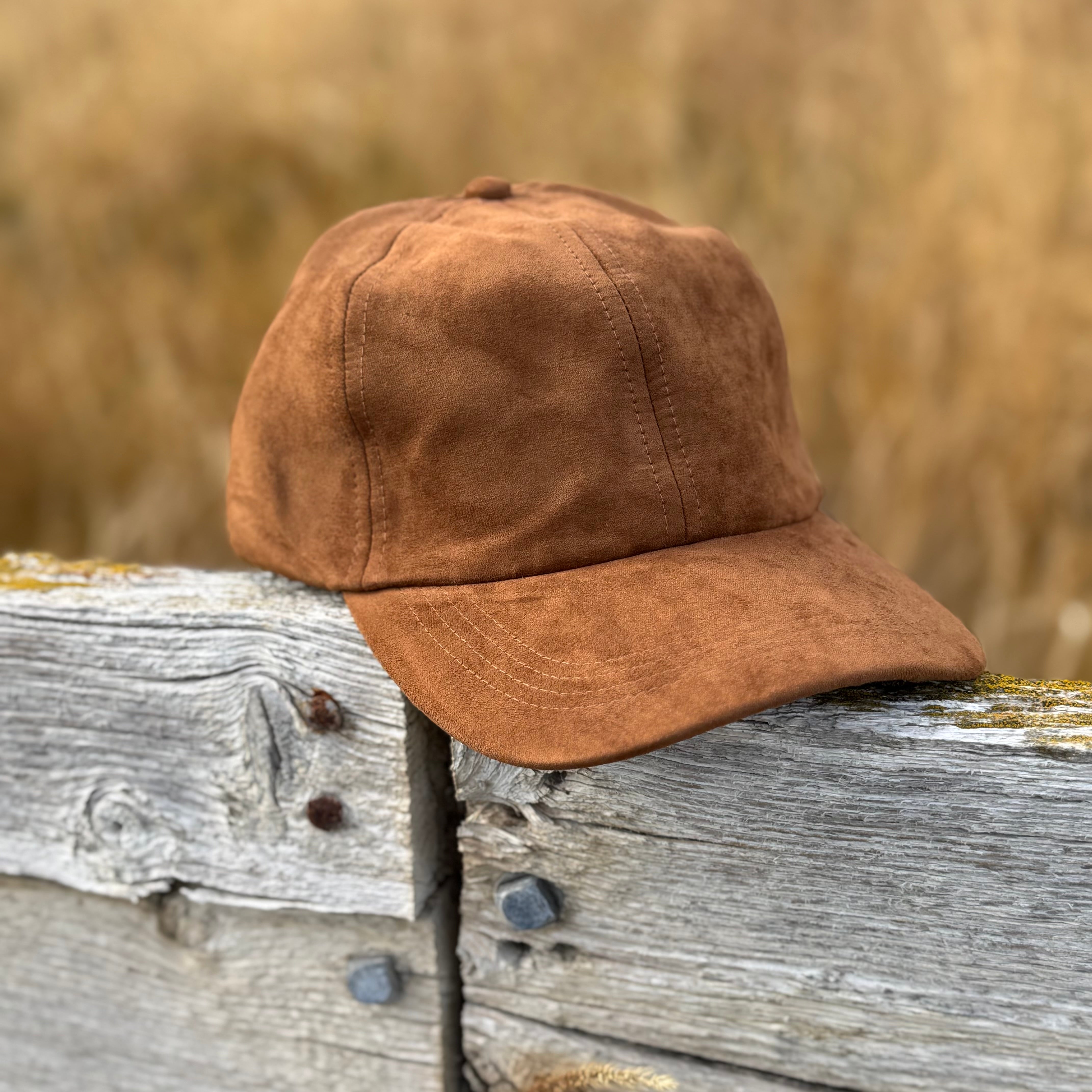 FAUX SUEDE BASEBALL CAP Cognac