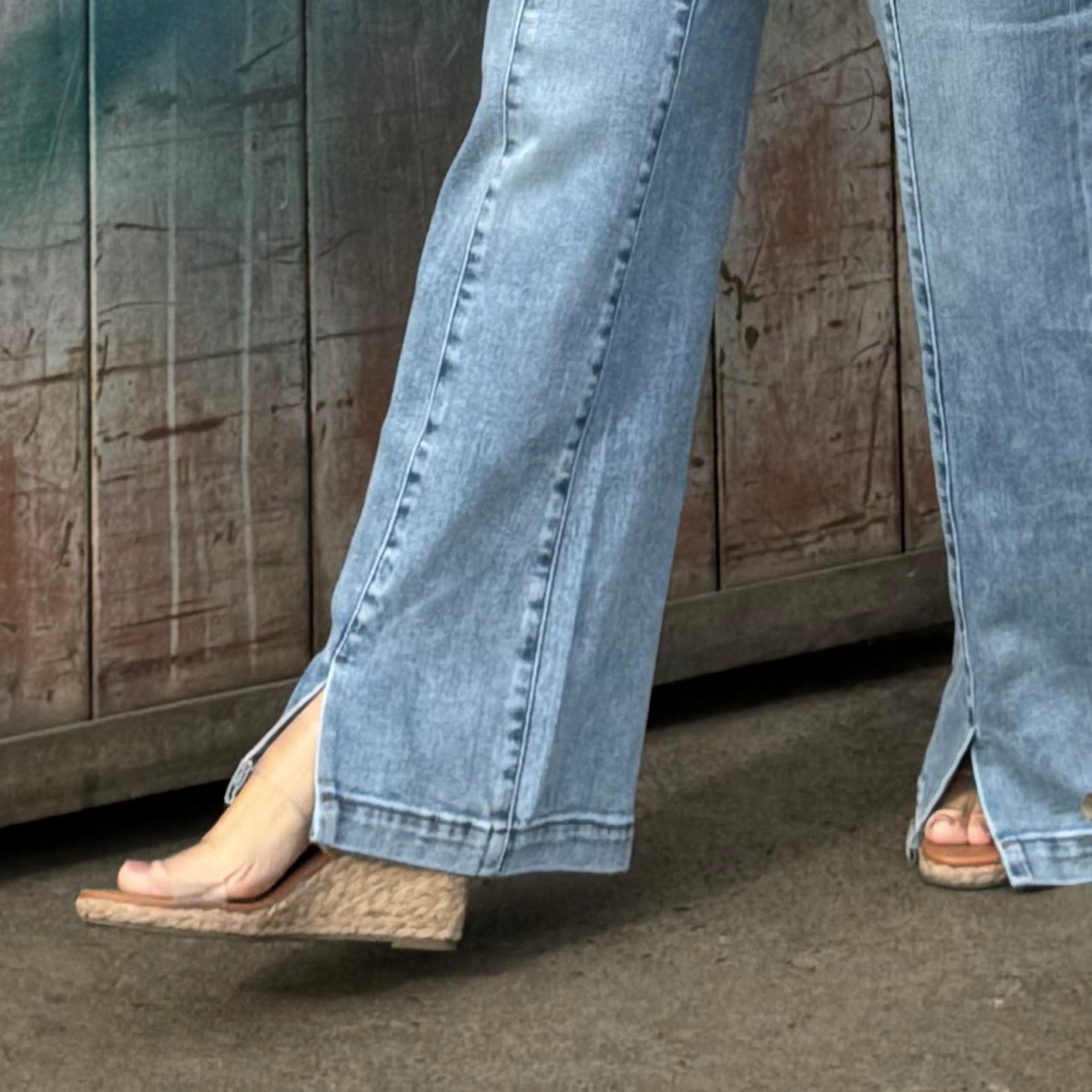 Canyon Line Split-Front Jean