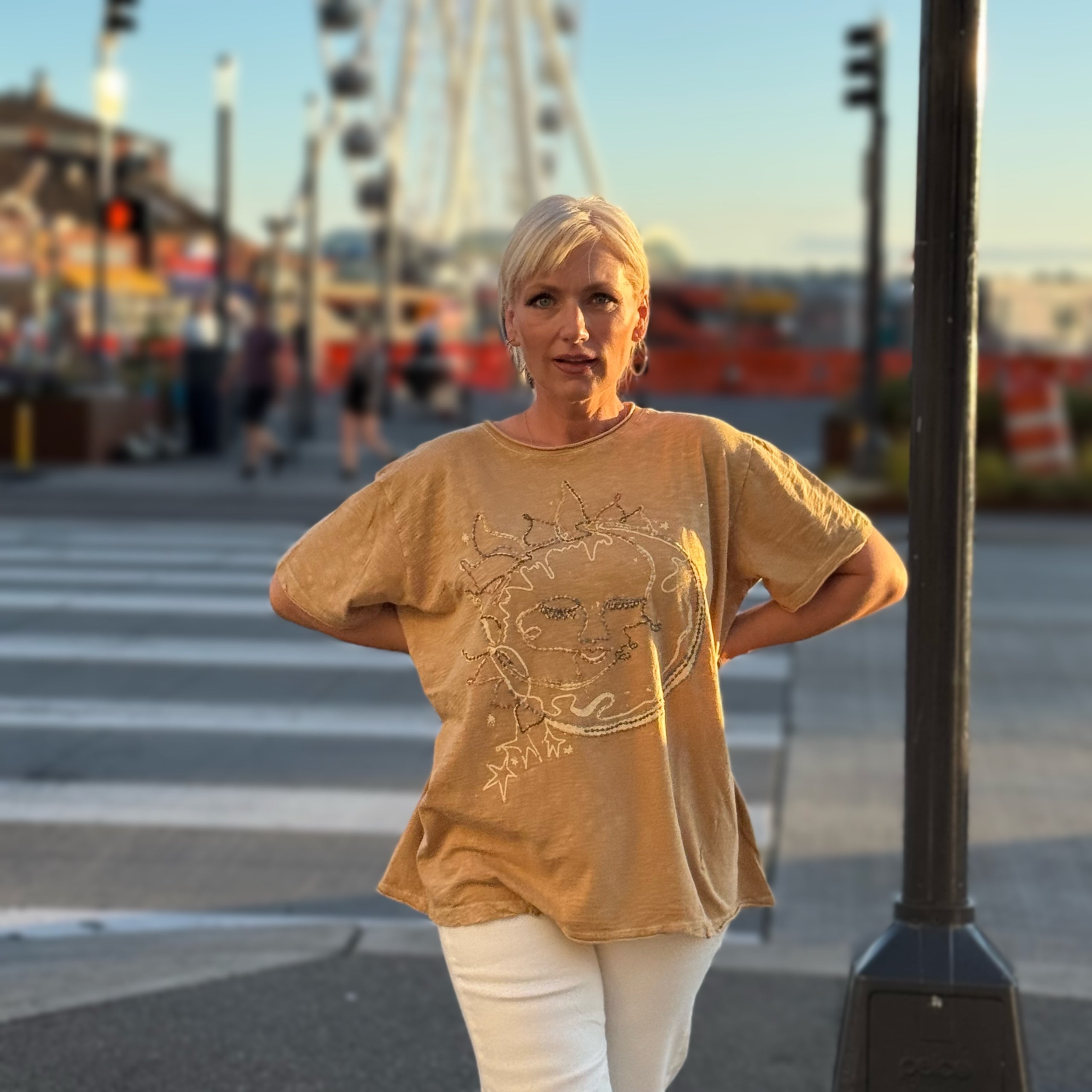 Luna Tee