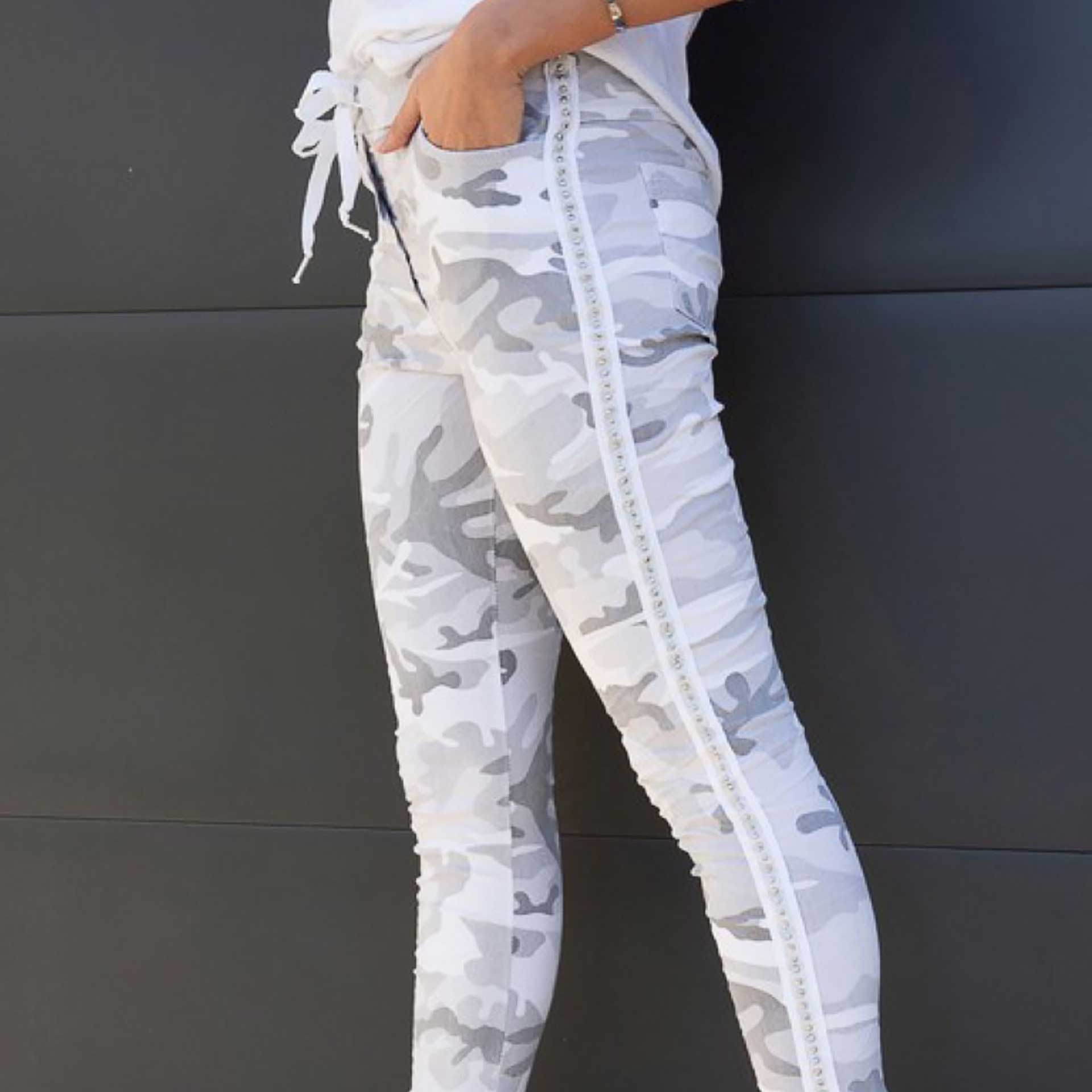 Farrah Camo Crinkle Jogger (White)